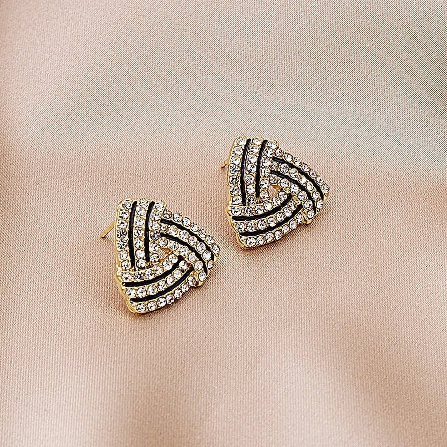     			Lady Raiment Black Stud Earrings ( Pack of 1 )