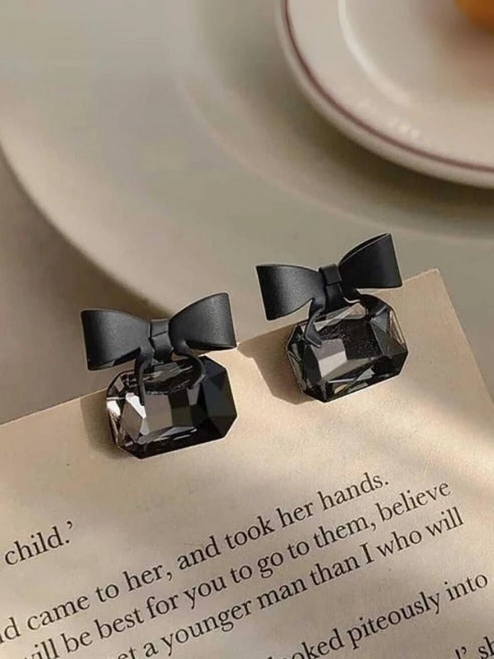     			Lady Raiment Black Stud Earrings ( Pack of 1 )