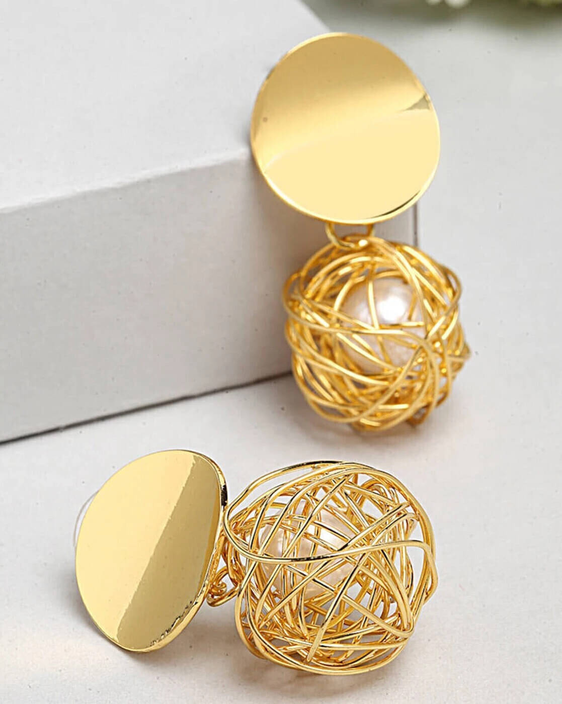     			Lady Raiment Golden Danglers Earrings ( Pack of 1 )