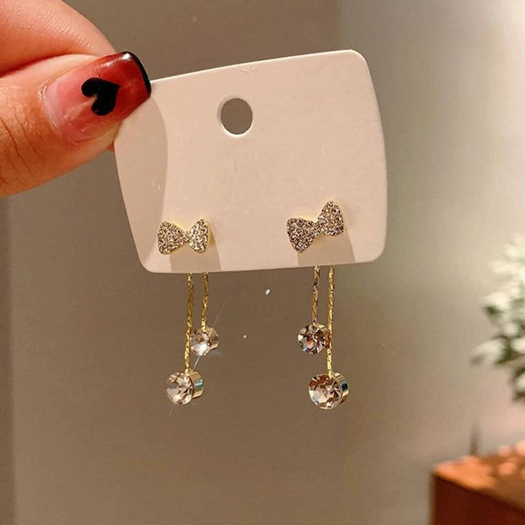     			Lady Raiment Golden Stud Earrings ( Pack of 1 )