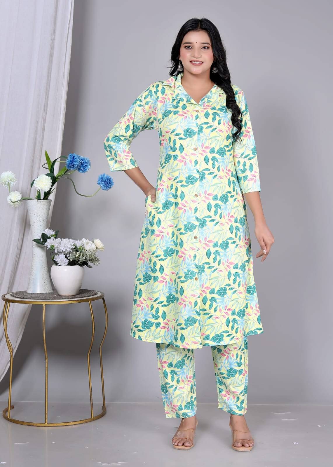 Manu Fashion Women Rayon Printed A-line Kurti With Pants ( Green ) Manu Fashion Women Rayon Printed A-line Kurti With Pants ( Green )