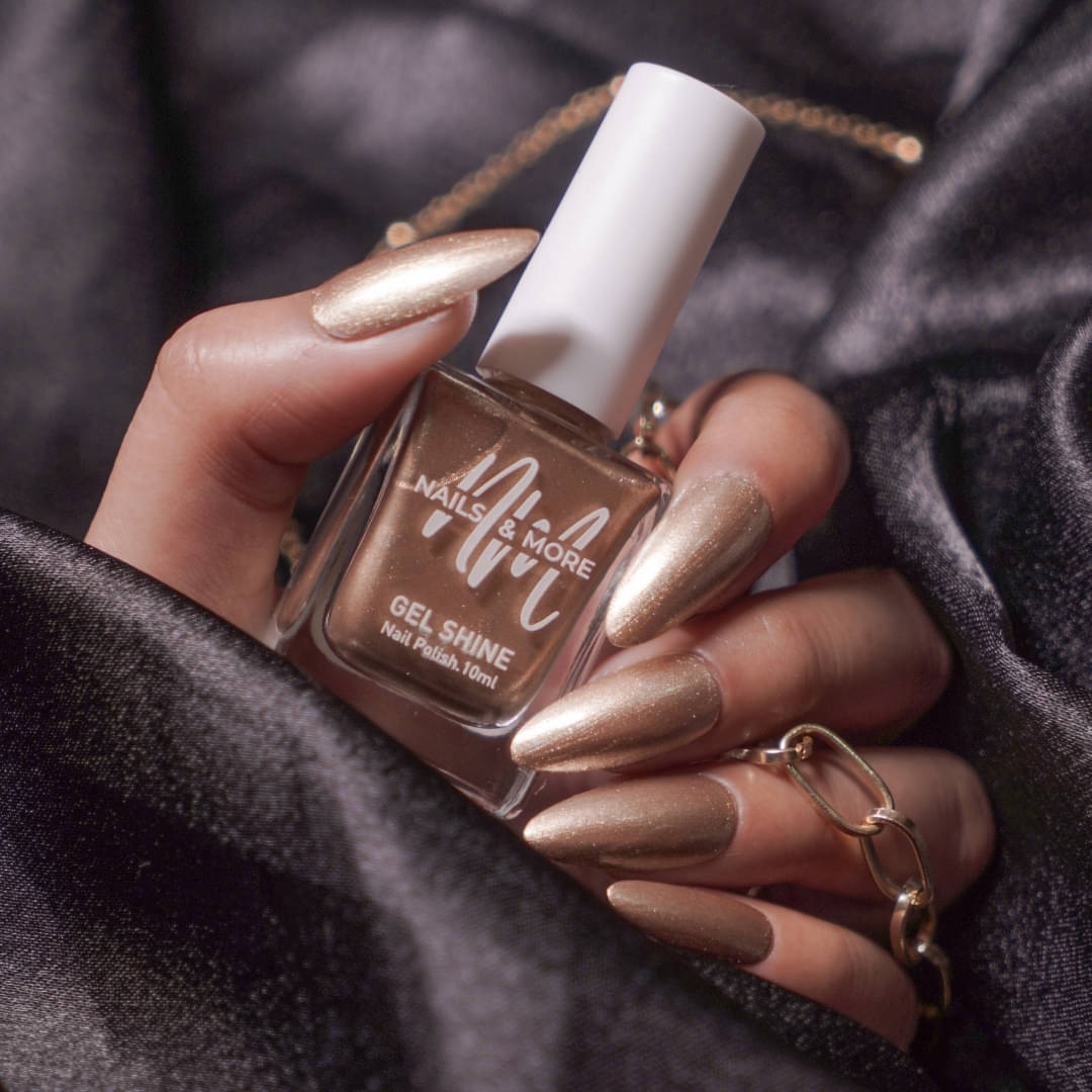     			NAILS & MORE Chrome Gold Metallic Nail Polish 10 ( Pack of 1 )