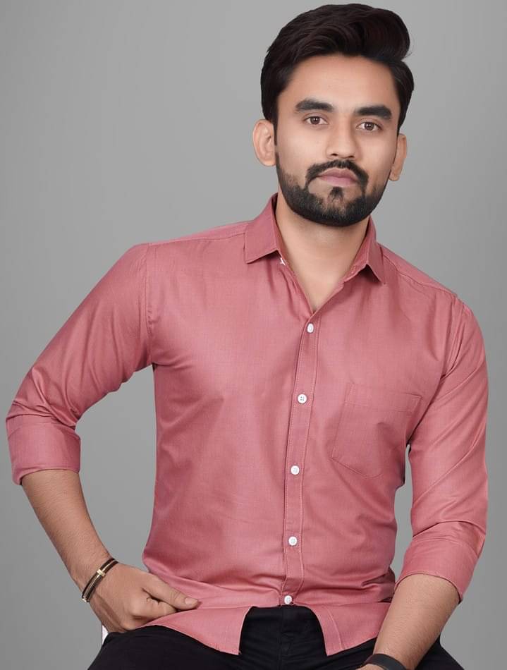     			OQUENT Cotton Blend Regular Fit Solids Full Sleeves Men's Casual Shirt - Peach ( Pack of 1 )