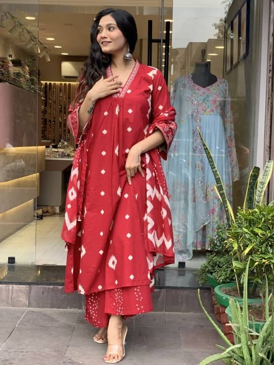     			laasika Women Rayon Printed A-line Kurti With Palazzo ( Red )