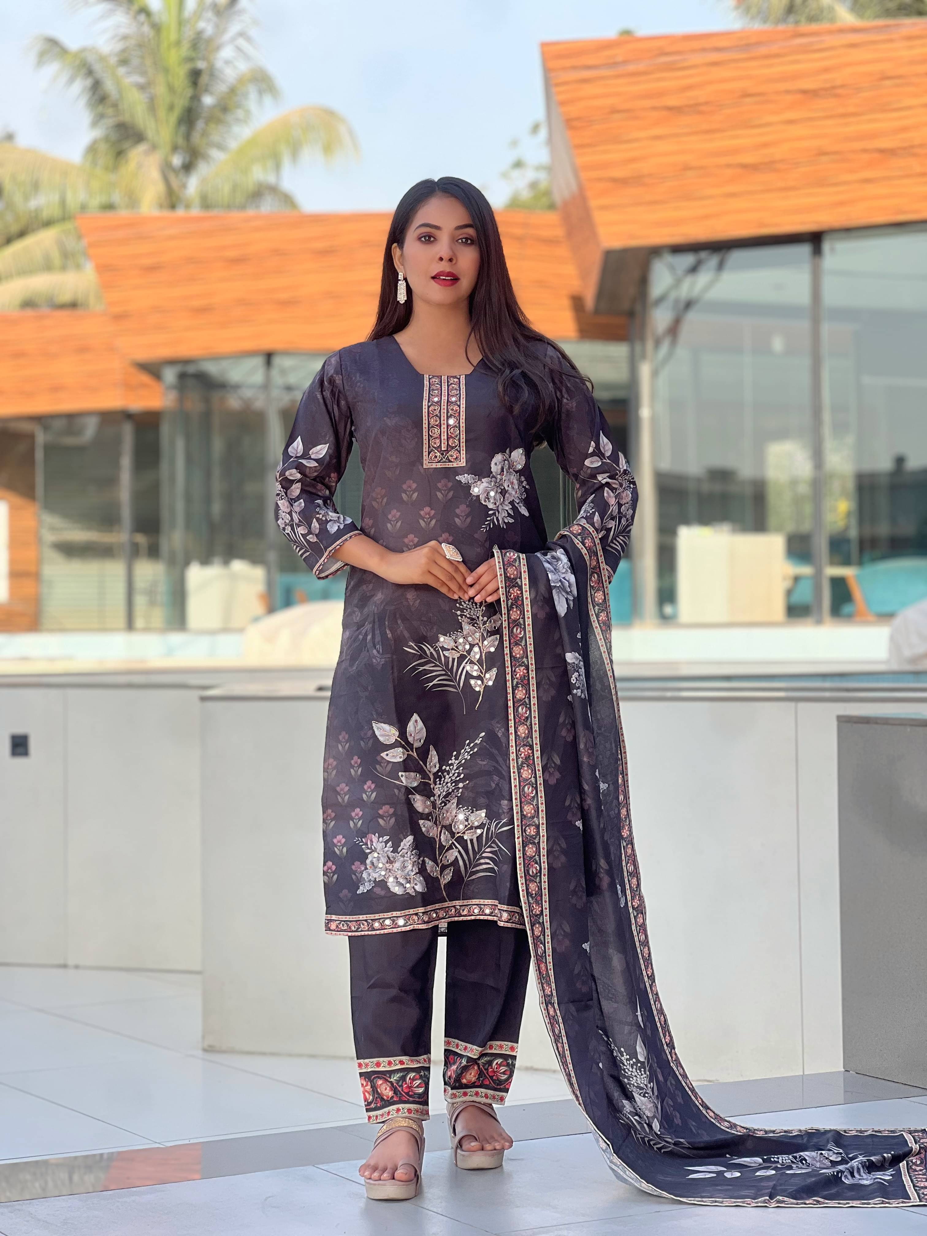 Bindudi Women Silk Blend Embellished Straight Kurti With Pants ( Black ) Bindudi Women Silk Blend Embellished Straight Kurti With Pants ( Black )