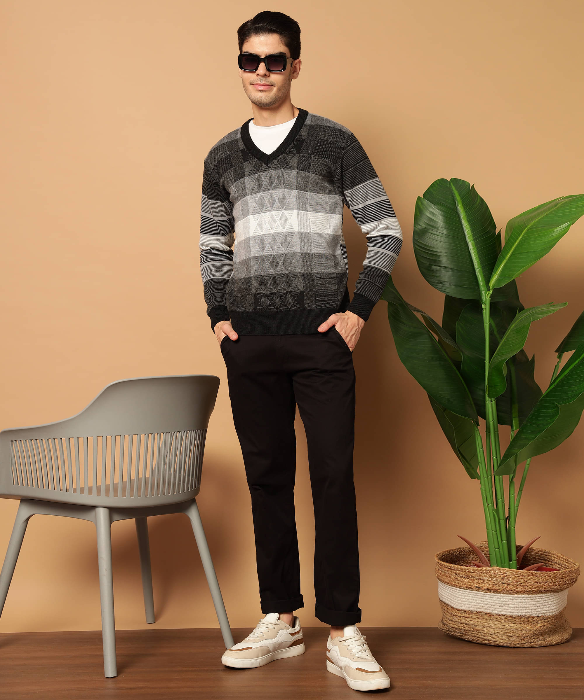 Kilvested Woollen Blend Round Neck Men's Full Sleeves Pullover Sweater - Black ( Pack of 1 )     			Kilvested Woollen Blend Round Neck Men's Full Sleeves Pullover Sweater - Black ( Pack of 1 )