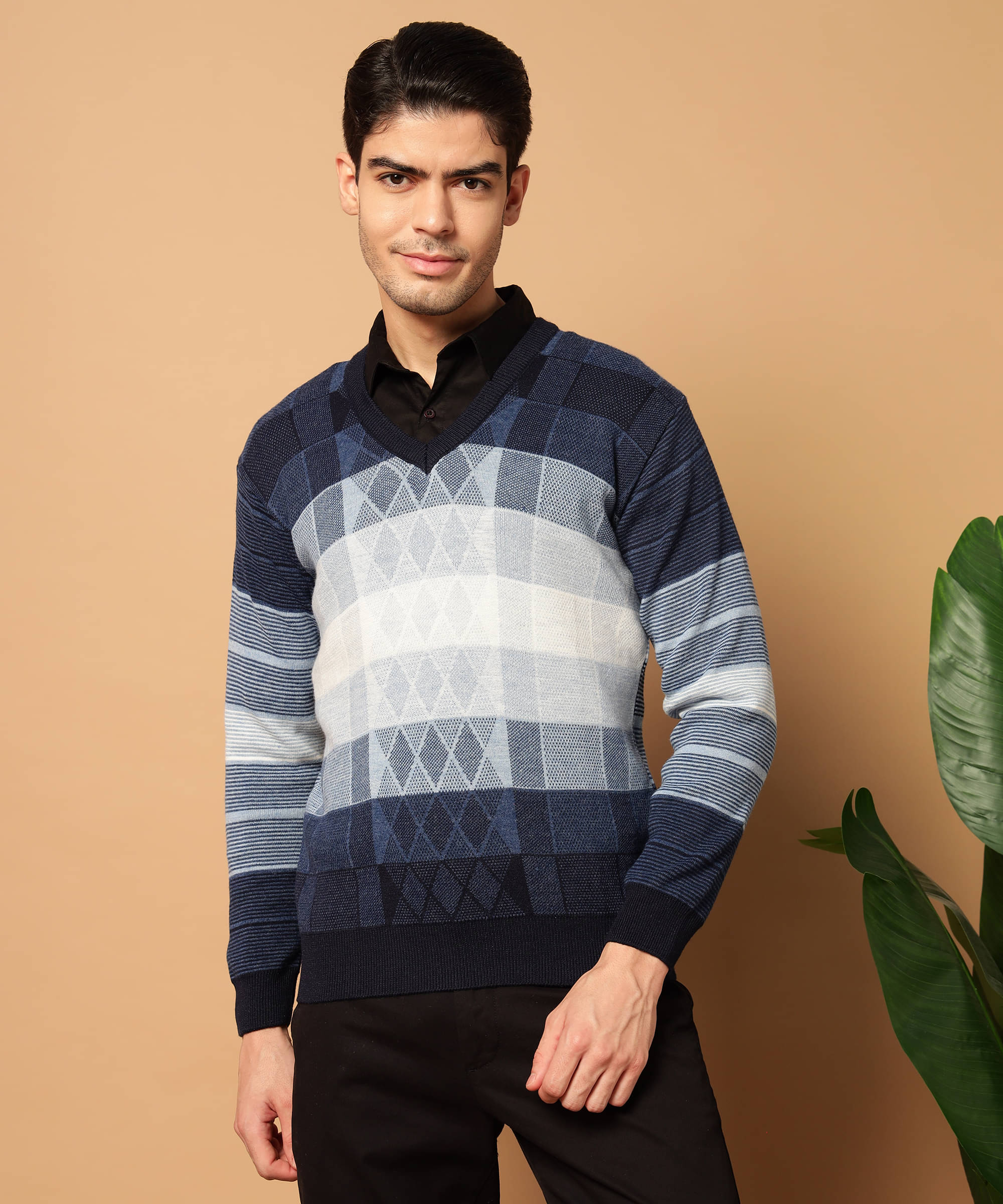 Kilvested Woollen Blend Round Neck Men's Full Sleeves Pullover Sweater - Blue ( Pack of 1 )     			Kilvested Woollen Blend Round Neck Men's Full Sleeves Pullover Sweater - Blue ( Pack of 1 )