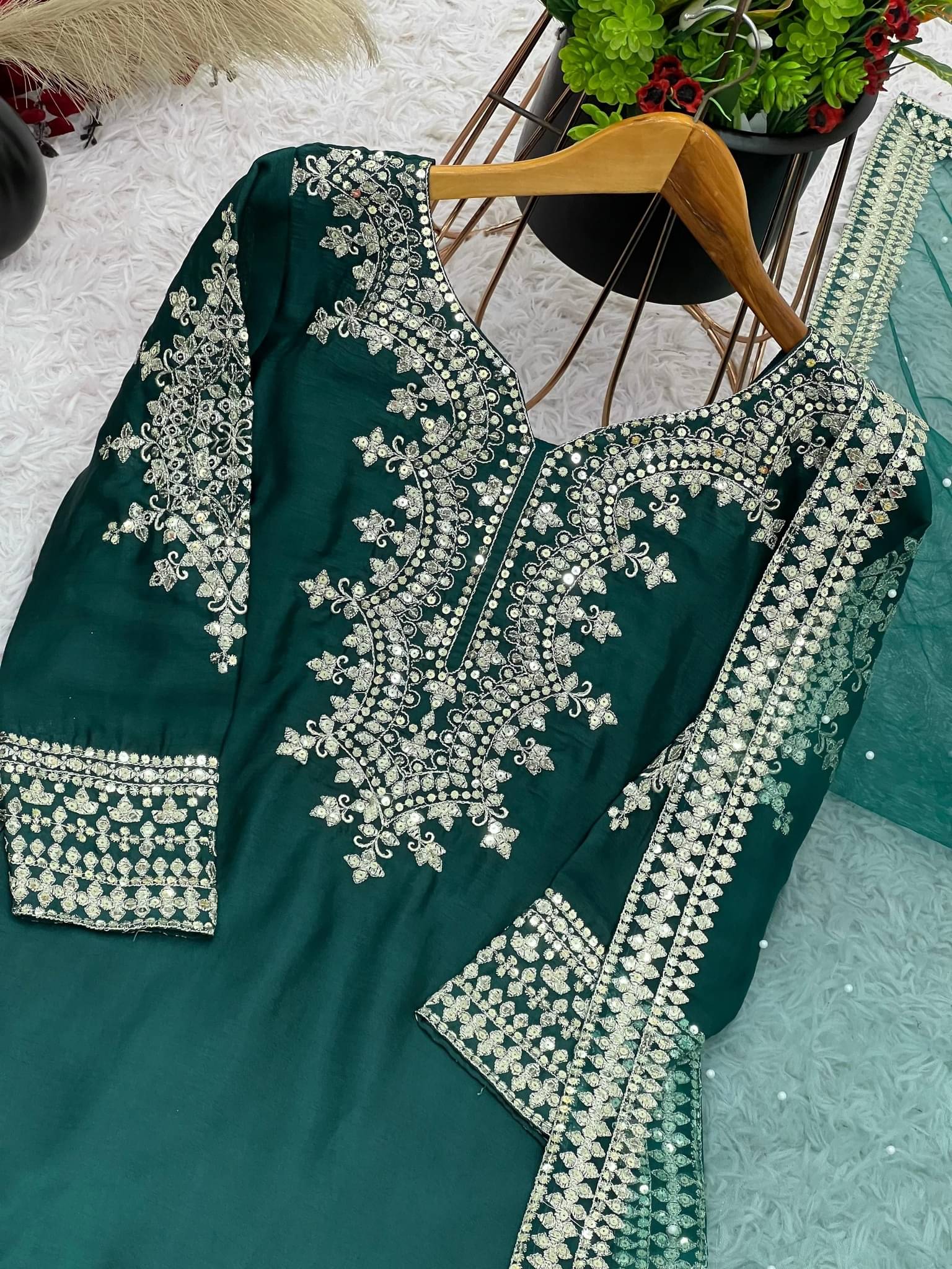     			Trandtid Women Silk Embroidered Straight Kurti With Palazzo ( Green )