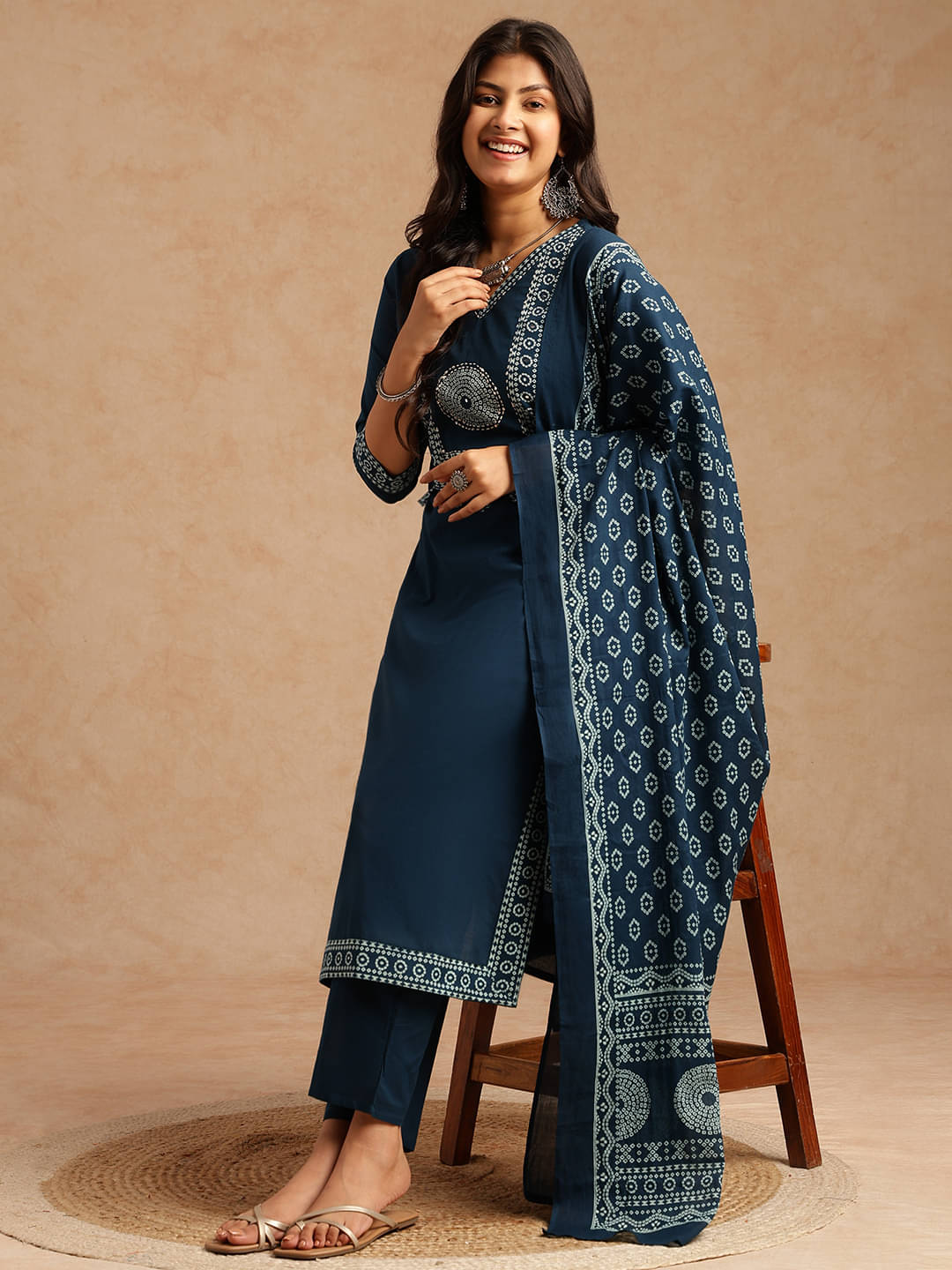     			Vbuyz Women Cotton Printed Straight Kurti With Pants ( Blue )