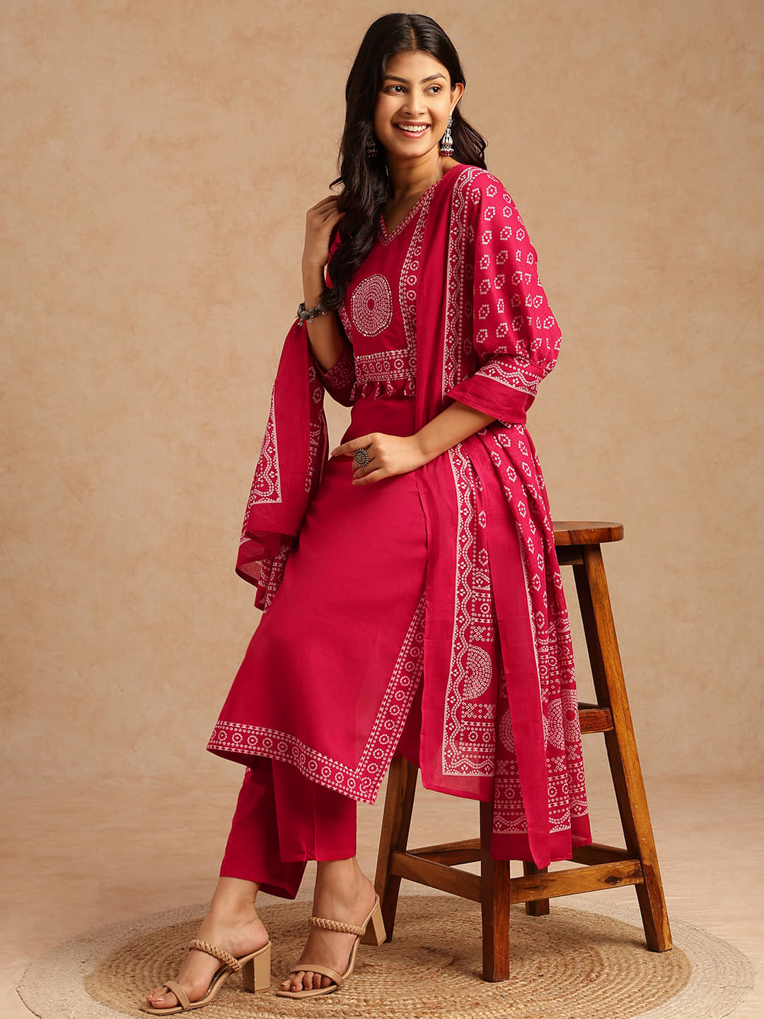 Vbuyz Women Cotton Printed Straight Kurti With Pants ( Wine )