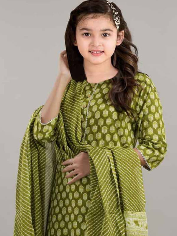 Vetrokart Girls Cotton Blend Kurti with Pants ( Pack of 1 , Green ) Vetrokart Girls Cotton Blend Kurti with Pants ( Pack of 1 , Green )
