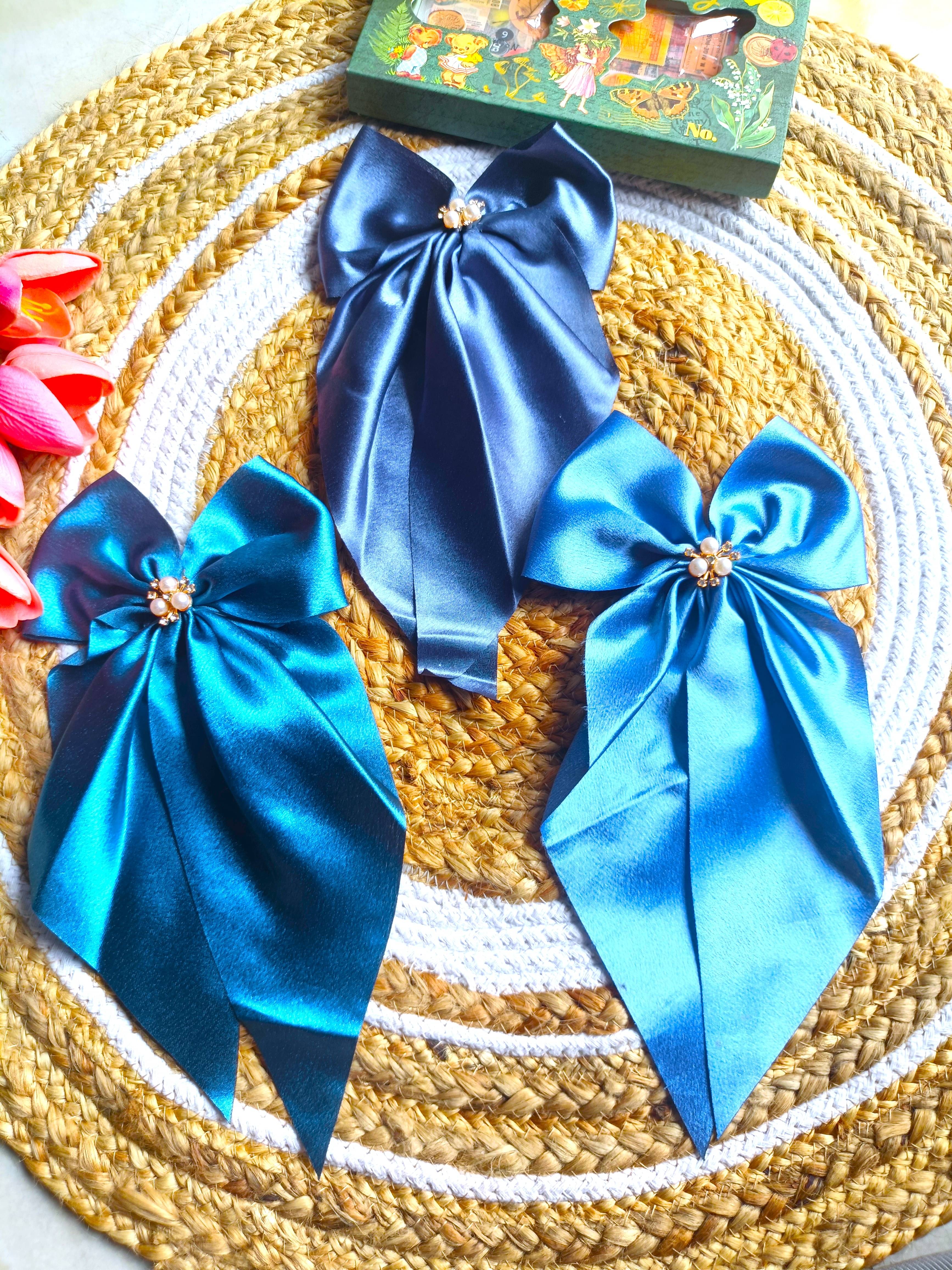     			Flauri Multi Women's Hair Clip ( Pack of 3 )
