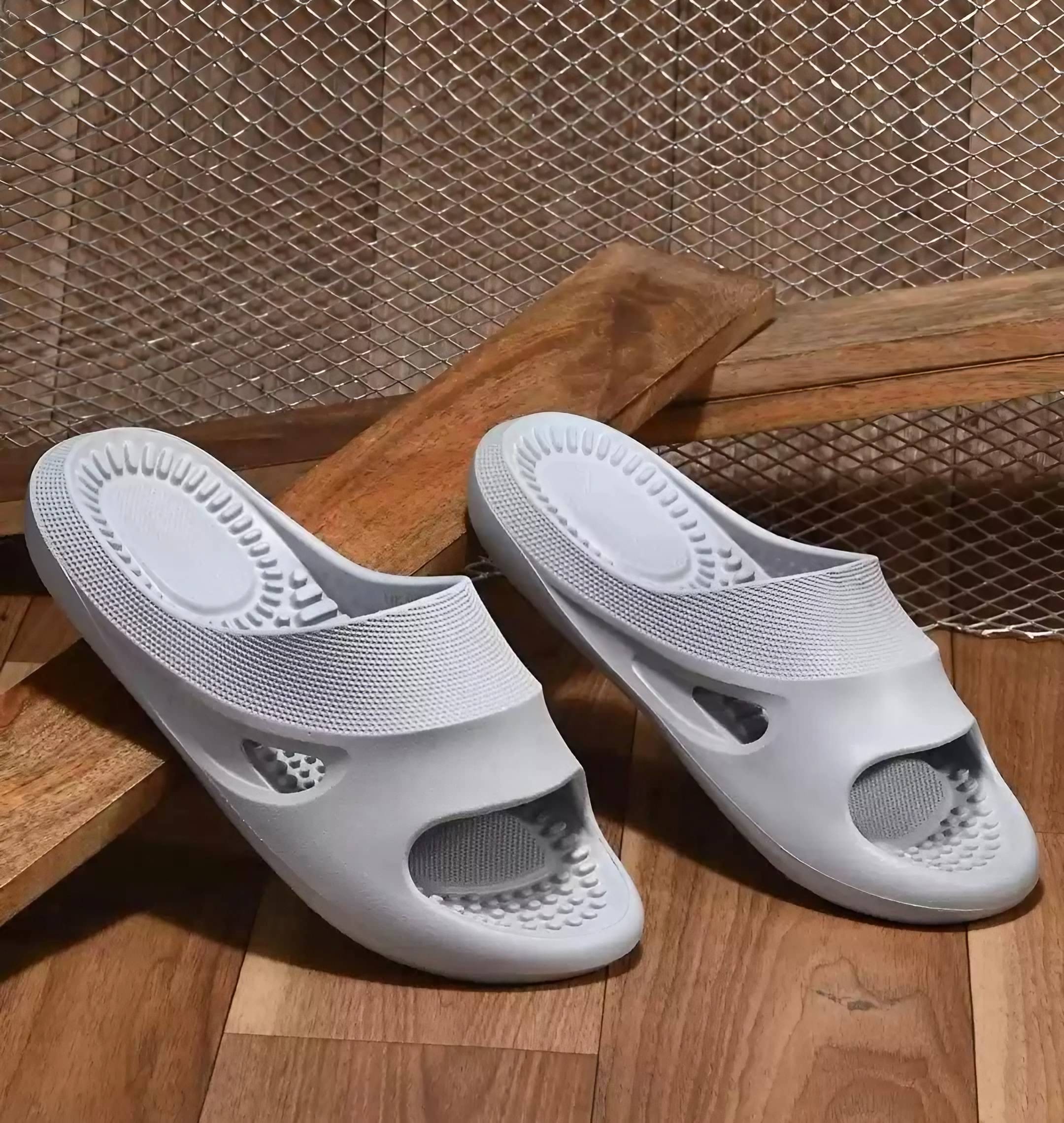     			KNIEVL Light Grey Men's Slide Flip Flop