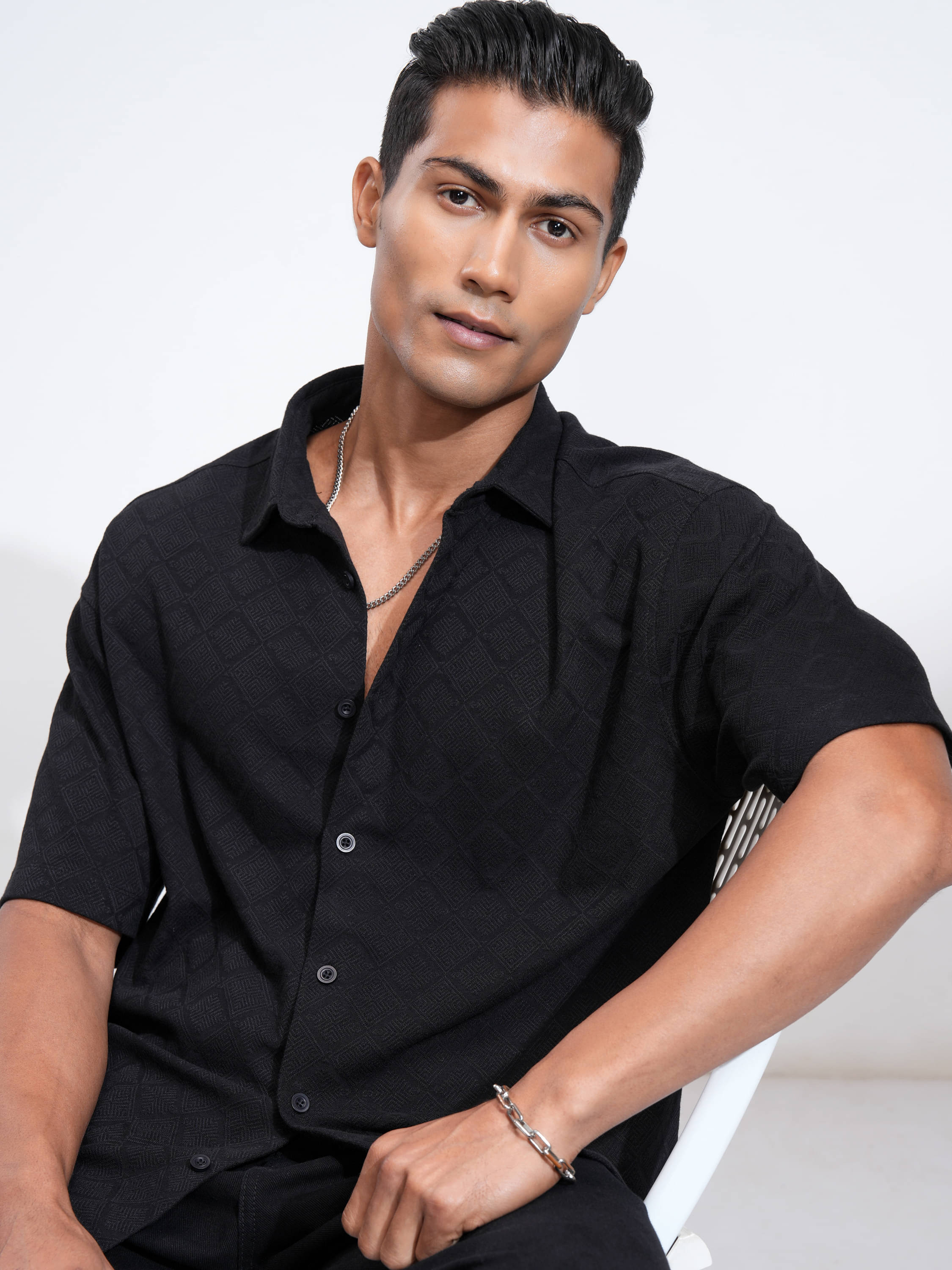     			Locomotive 100% Cotton Oversized Fit Self Design Half Sleeves Men's Casual Shirt - Black ( Pack of 1 )