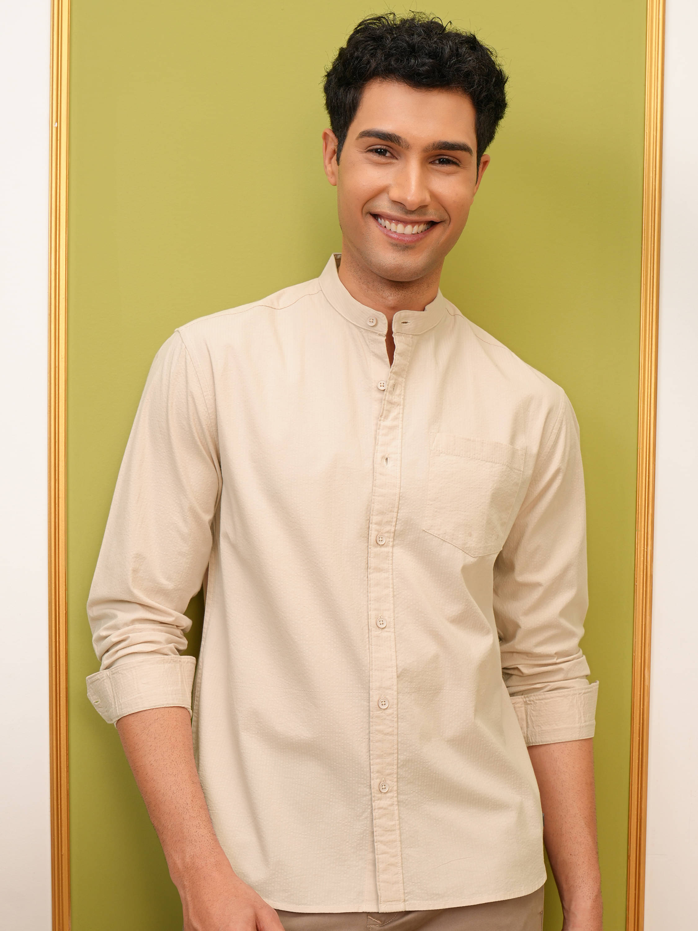     			Locomotive 100% Cotton Relaxed Fit Solids Full Sleeves Men's Casual Shirt - Cream ( Pack of 1 )