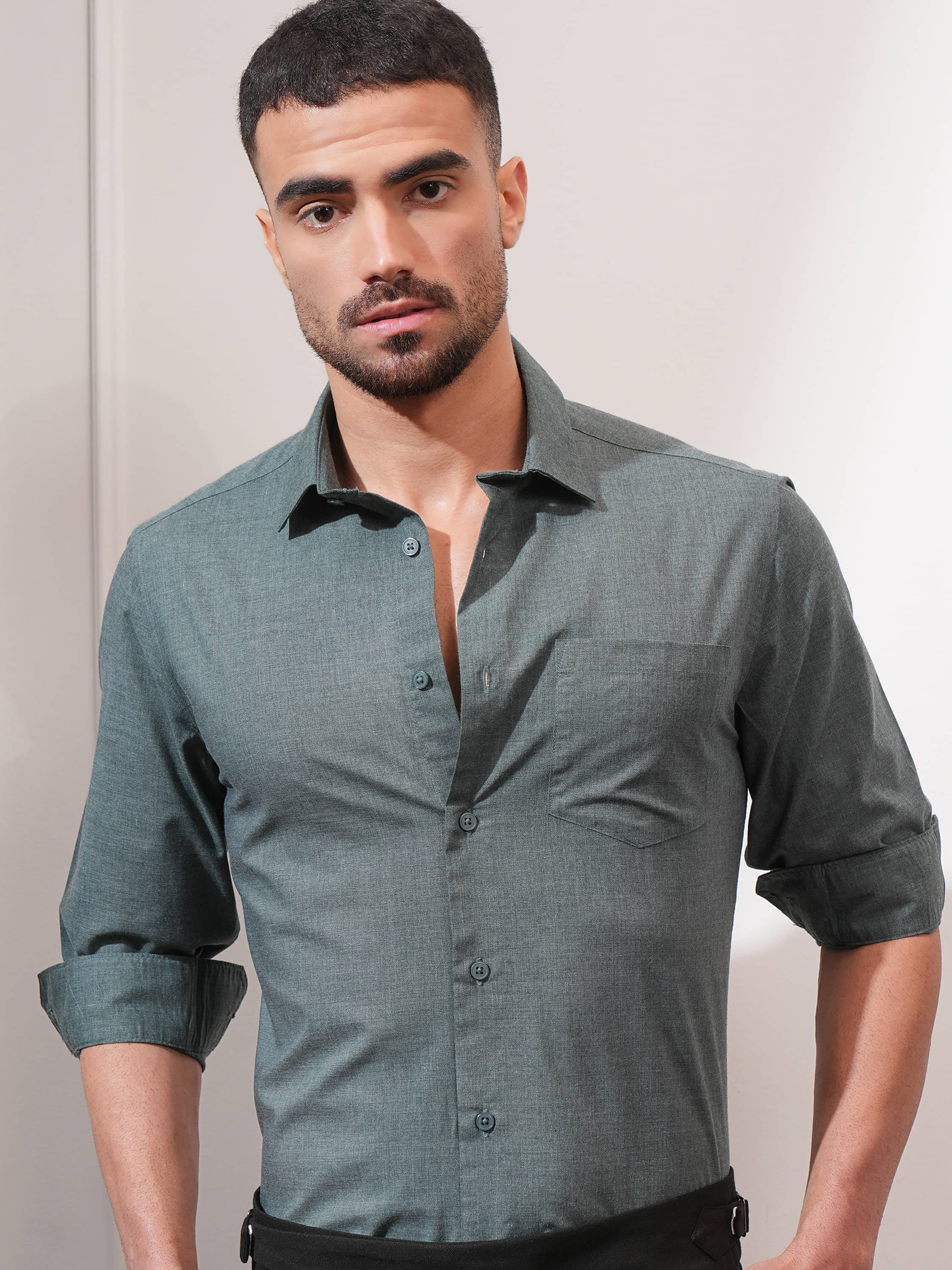 Locomotive Poly Cotton Slim Fit Solids Full Sleeves Men's Casual Shirt - Grey ( Pack of 1 )     			Locomotive Poly Cotton Slim Fit Solids Full Sleeves Men's Casual Shirt - Grey ( Pack of 1 )