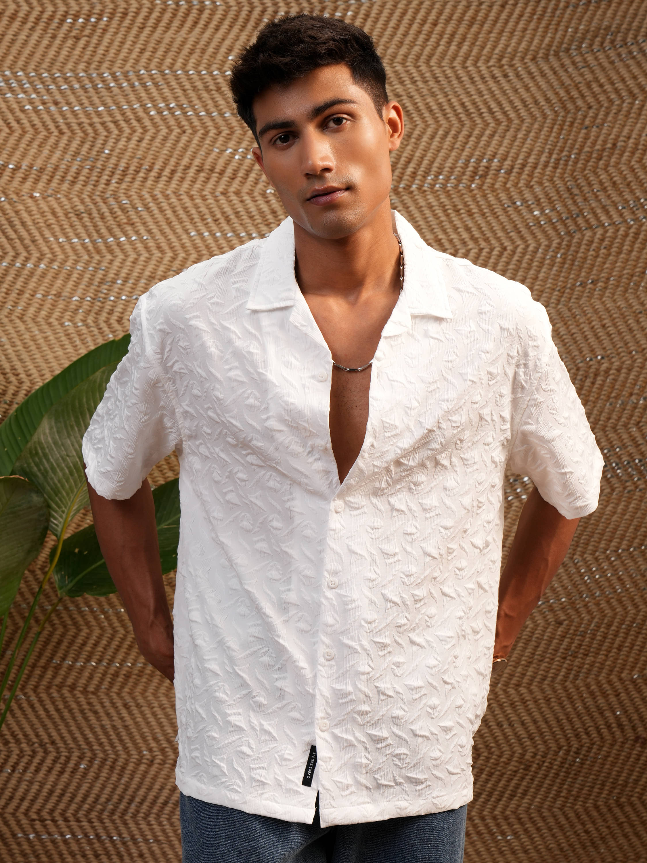    			Locomotive Polyester Oversized Fit Self Design Half Sleeves Men's Casual Shirt - White ( Pack of 1 )