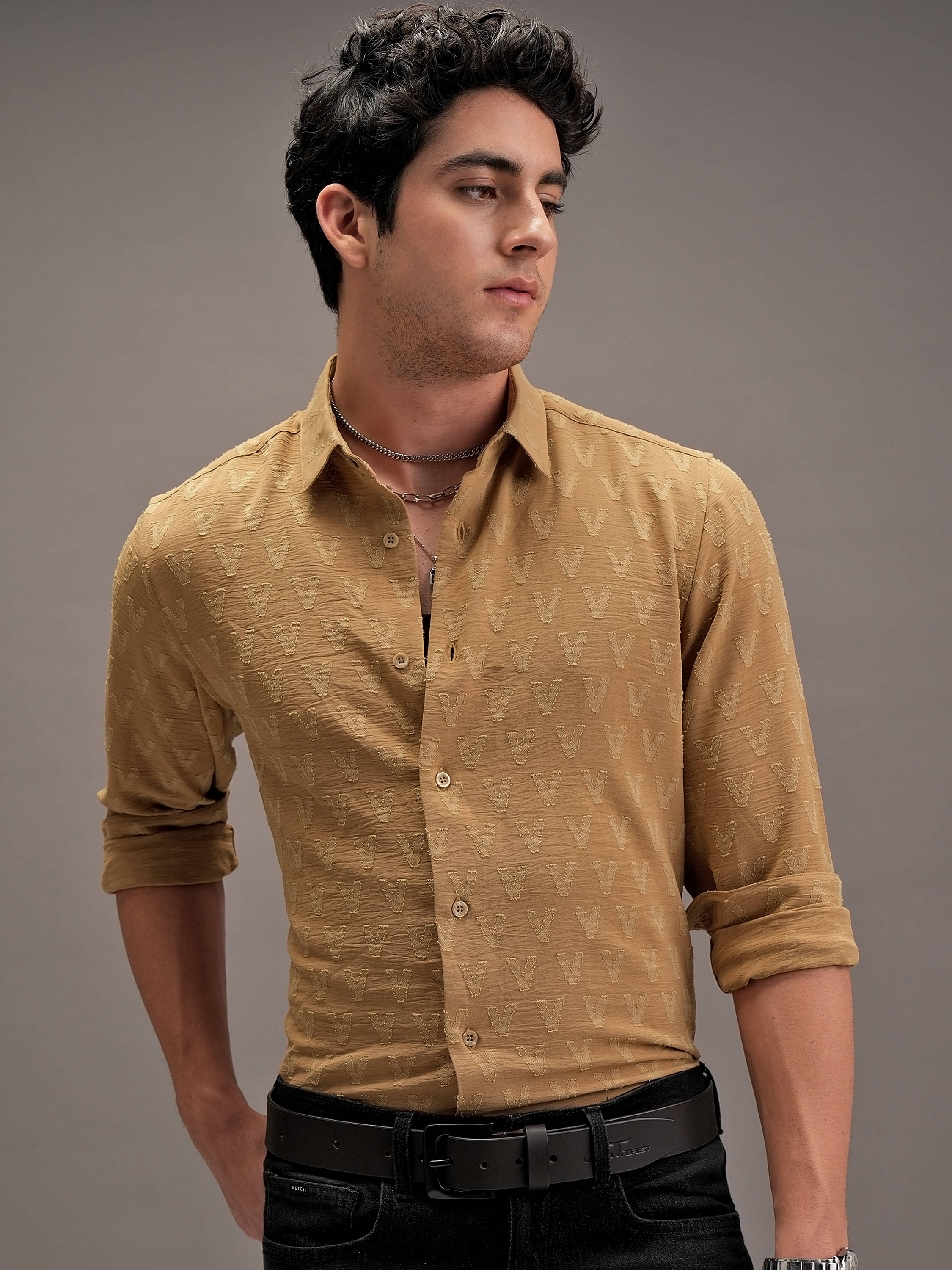     			Locomotive Polyester Slim Fit Self Design Full Sleeves Men's Casual Shirt - Khaki ( Pack of 1 )