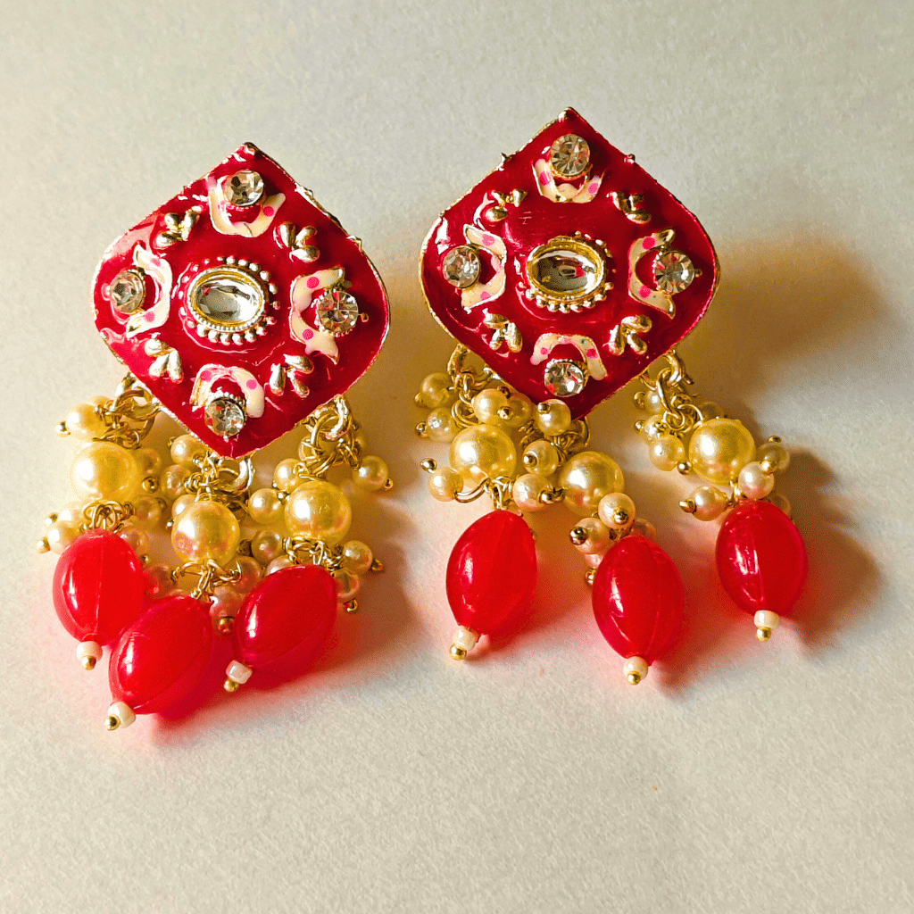     			Praakta Red Chandbalis Earrings ( Pack of 1 )