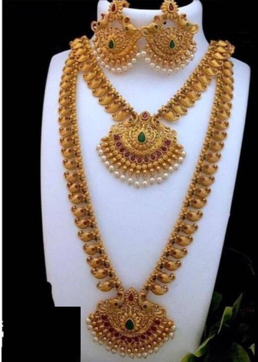     			Shree Laxmi Creation Golden Alloy Necklace Set ( Pack of 1 )