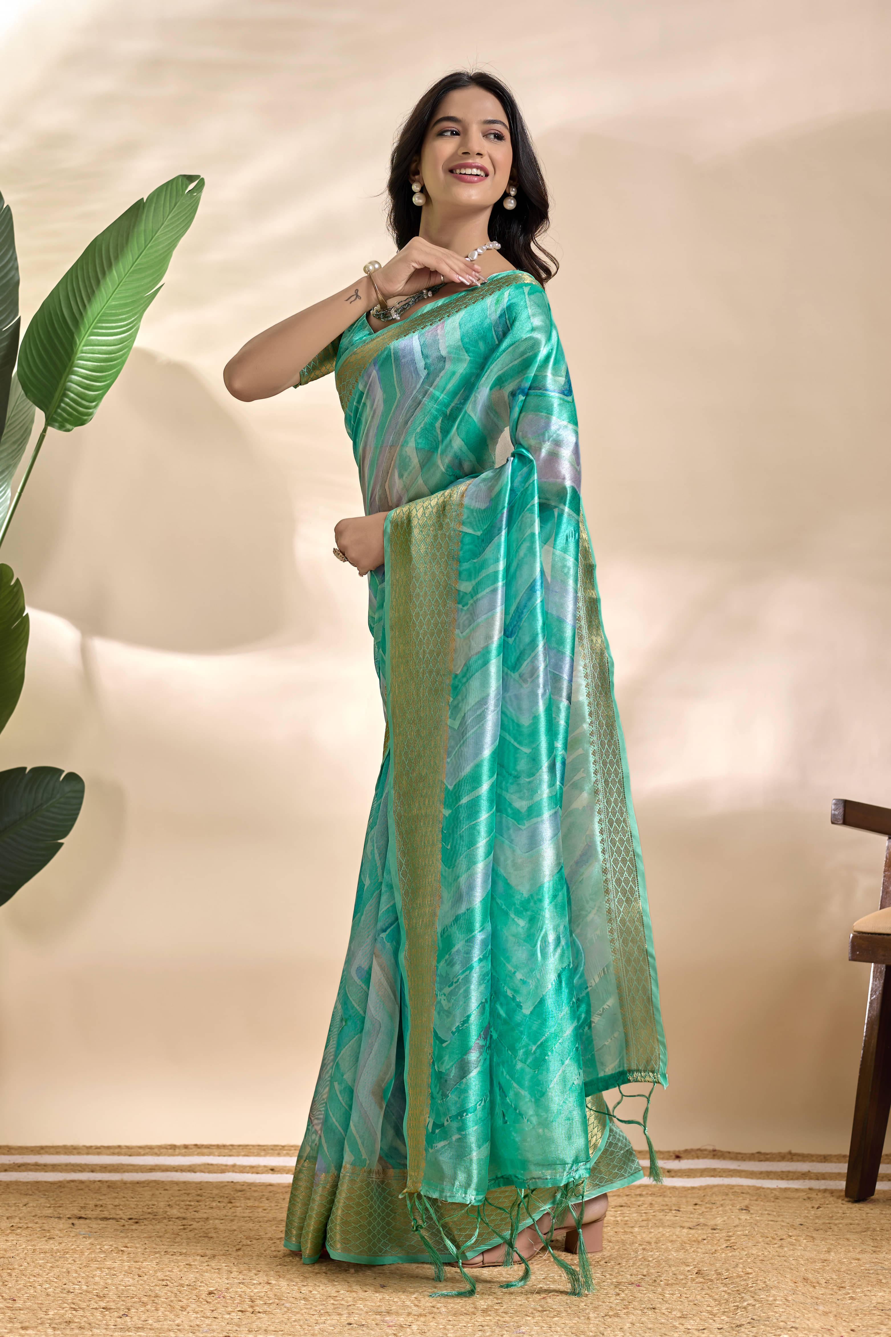     			THE PRIVATE LABLE Art Silk Printed Regular Saree With Unstitched Blouse Piece ( Light Green )