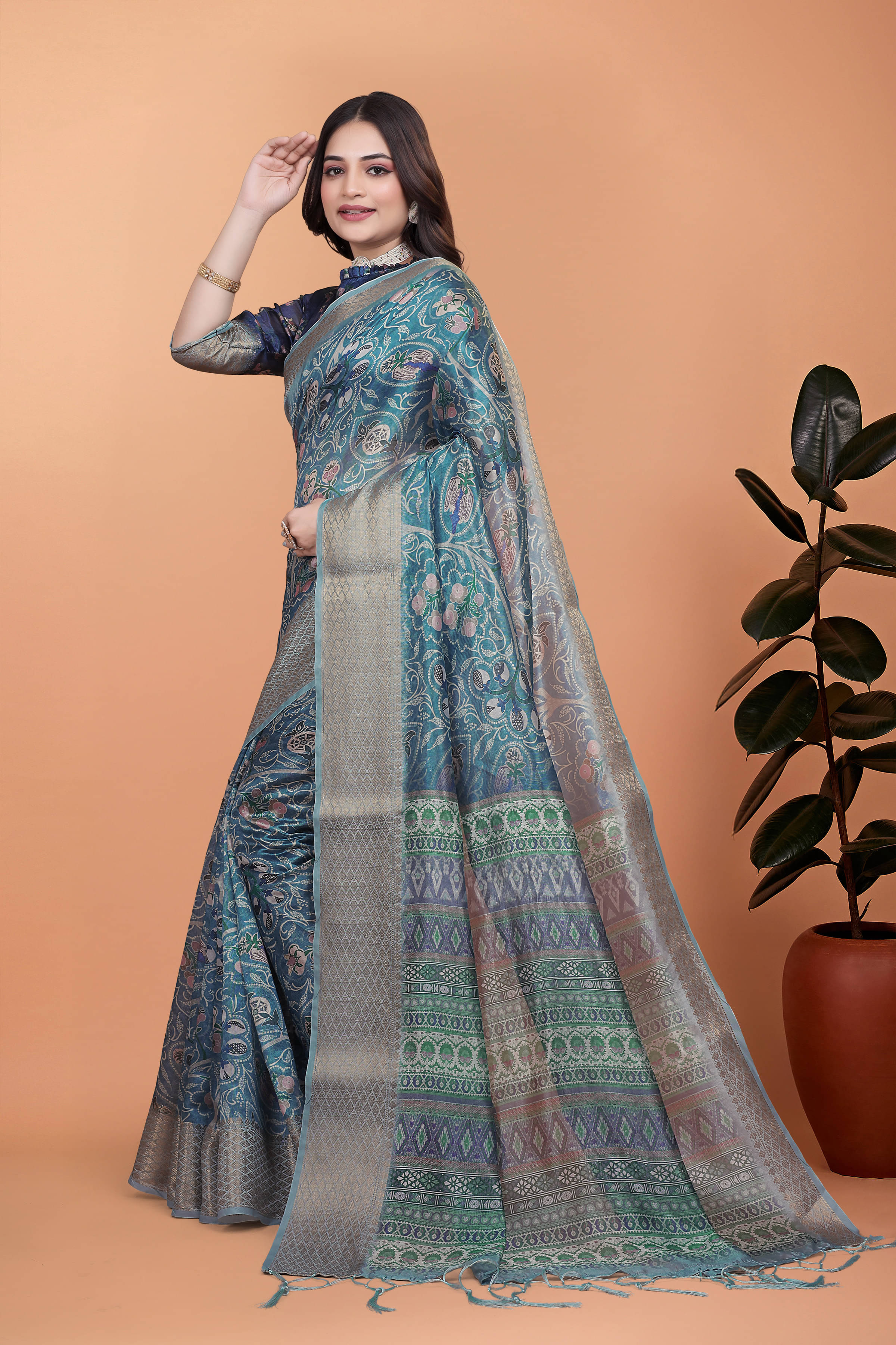 THE PRIVATE LABLE Art Silk Printed Regular Saree With Unstitched Blouse Piece ( Navy Blue ) THE PRIVATE LABLE Art Silk Printed Regular Saree With Unstitched Blouse Piece ( Navy Blue )