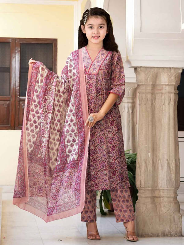     			Various Vault Girls Cotton Blend Kurti with Salwar ( Pack of 1 , Pink )