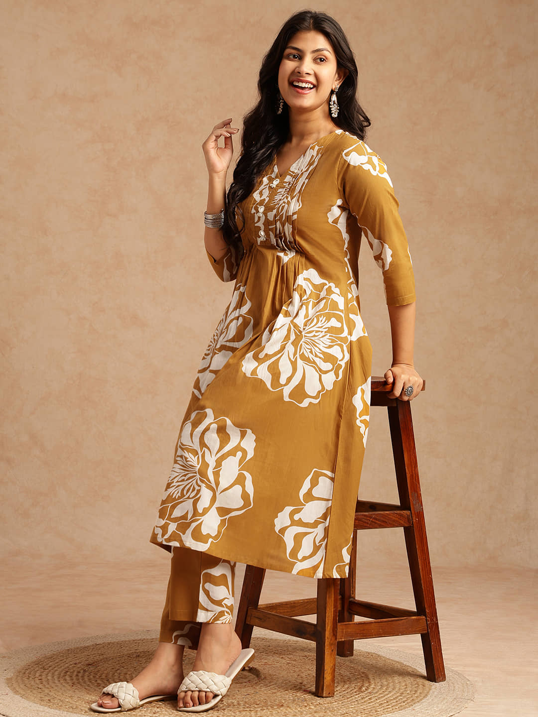 Vbuyz Women Cotton Printed A-Line Kurti With Pants ( Yellow )