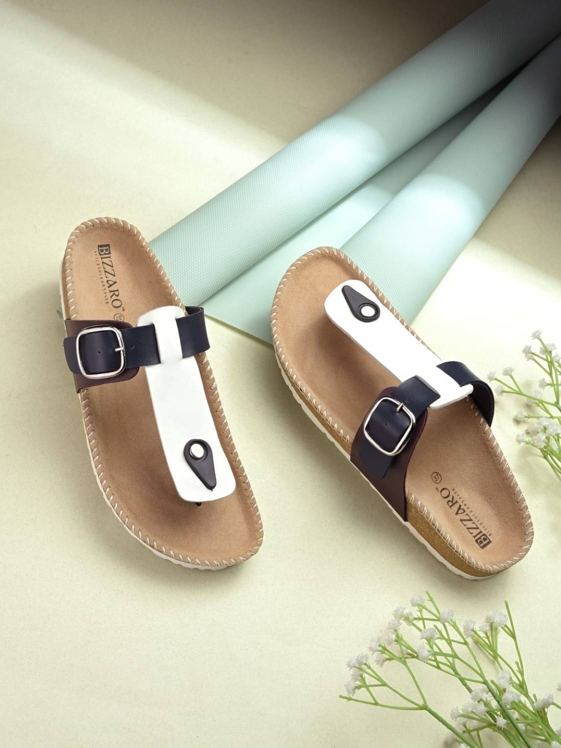     			BIZZARO White Women's Floater Sandals