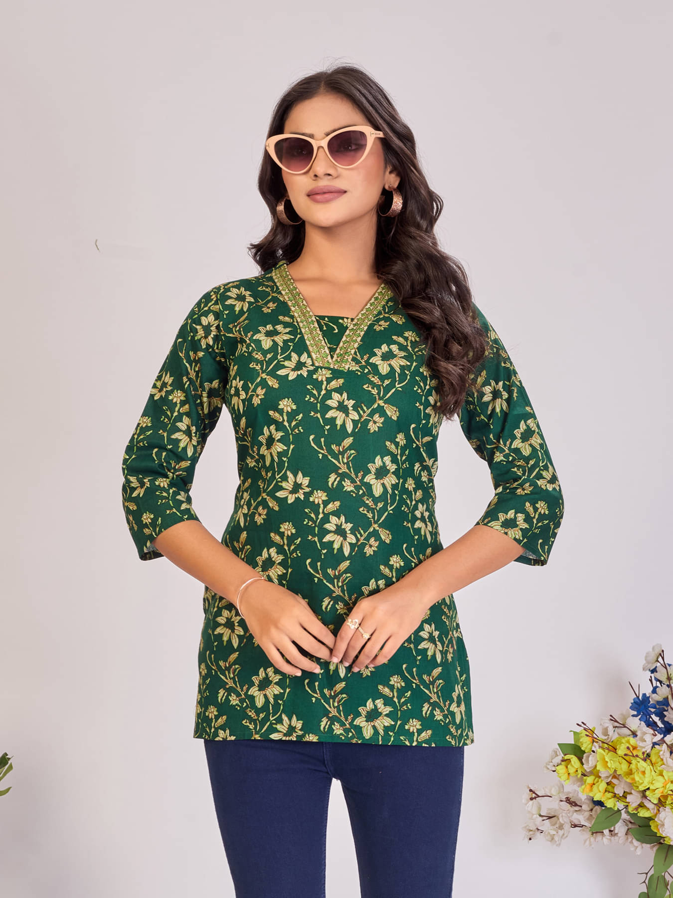     			Larqi Women Cotton Printed Straight Kurti ( Dark Green )