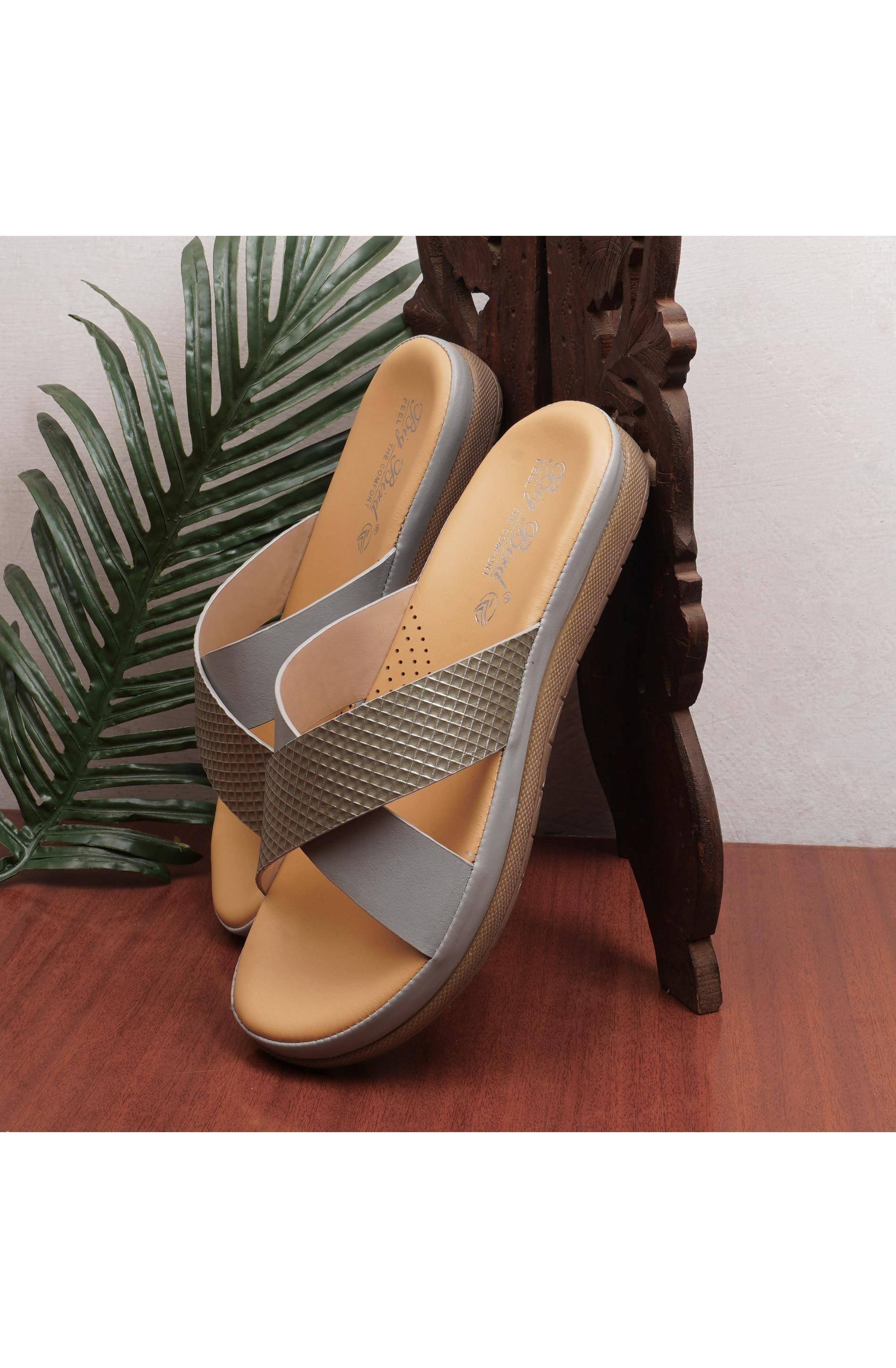     			BIG BIRD Gray Women's Flats
