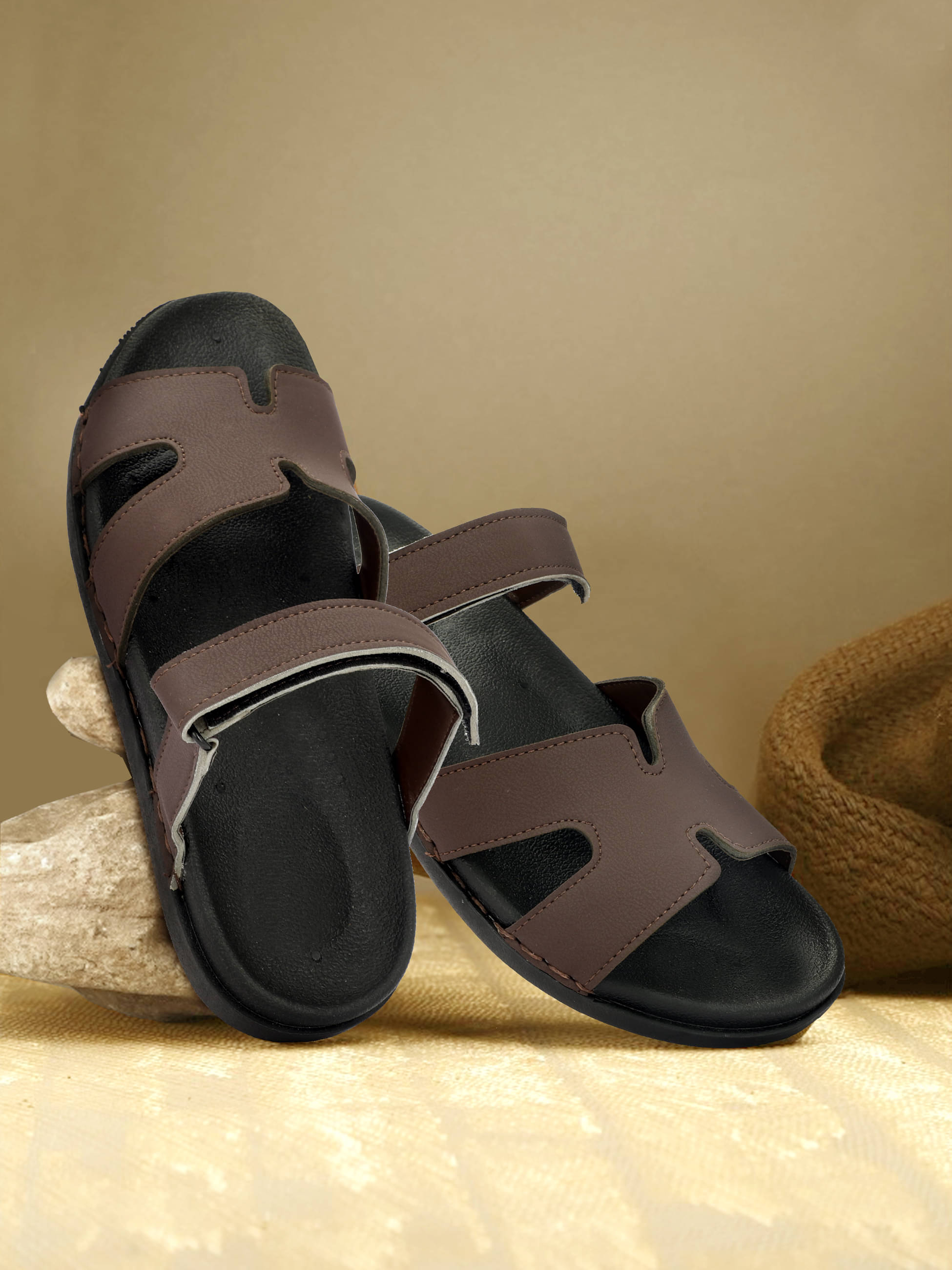    			Buxton - Brown Men's Sandals
