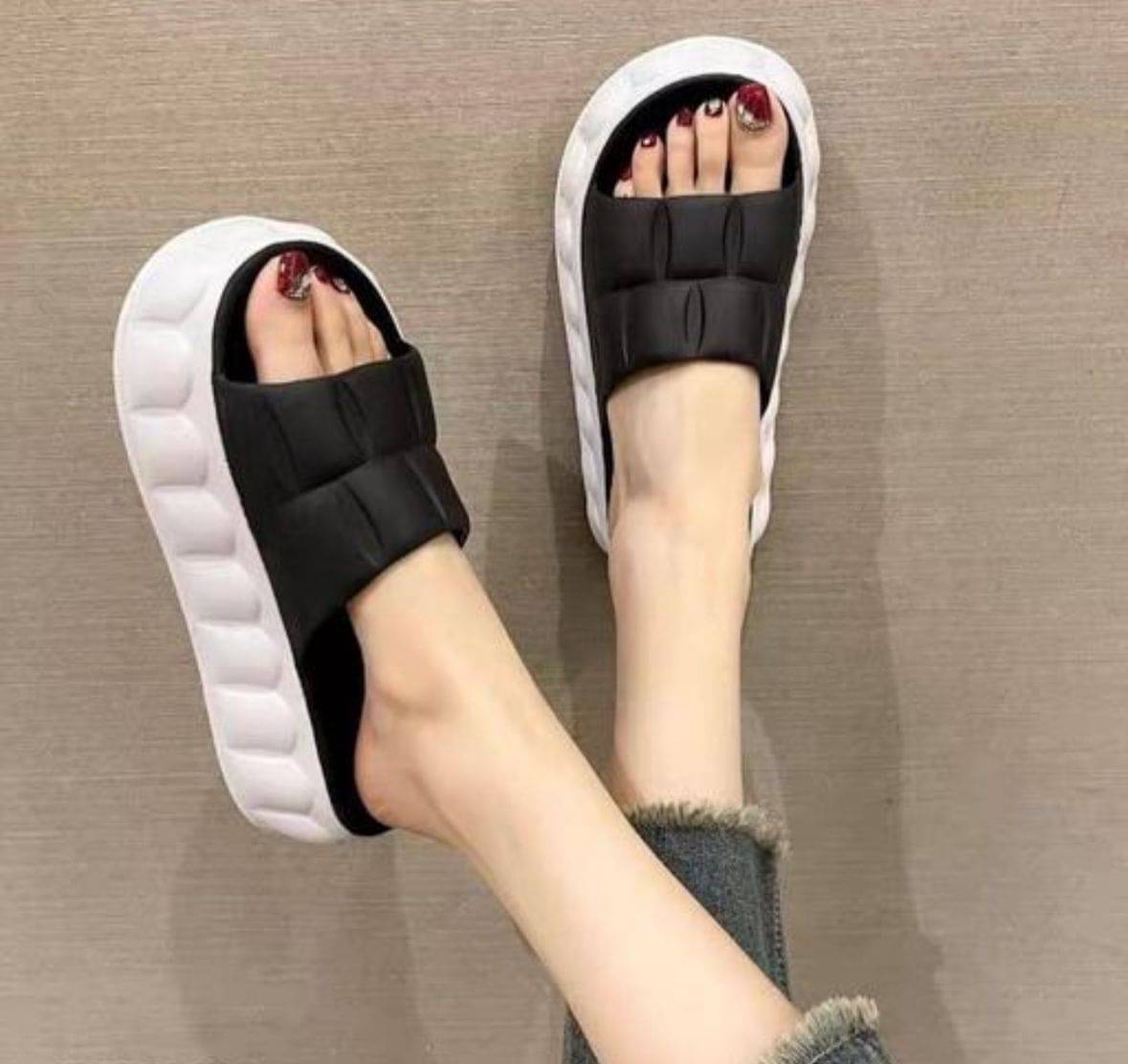     			FUSEOWL Black Women's Daily Slipper