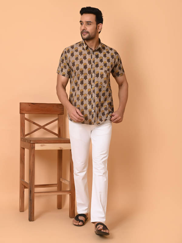 Goodhand 100% Cotton Regular Fit Printed Half Sleeves Men's Casual Shirt - Brown ( Pack of 1 )     			Goodhand 100% Cotton Regular Fit Printed Half Sleeves Men's Casual Shirt - Brown ( Pack of 1 )