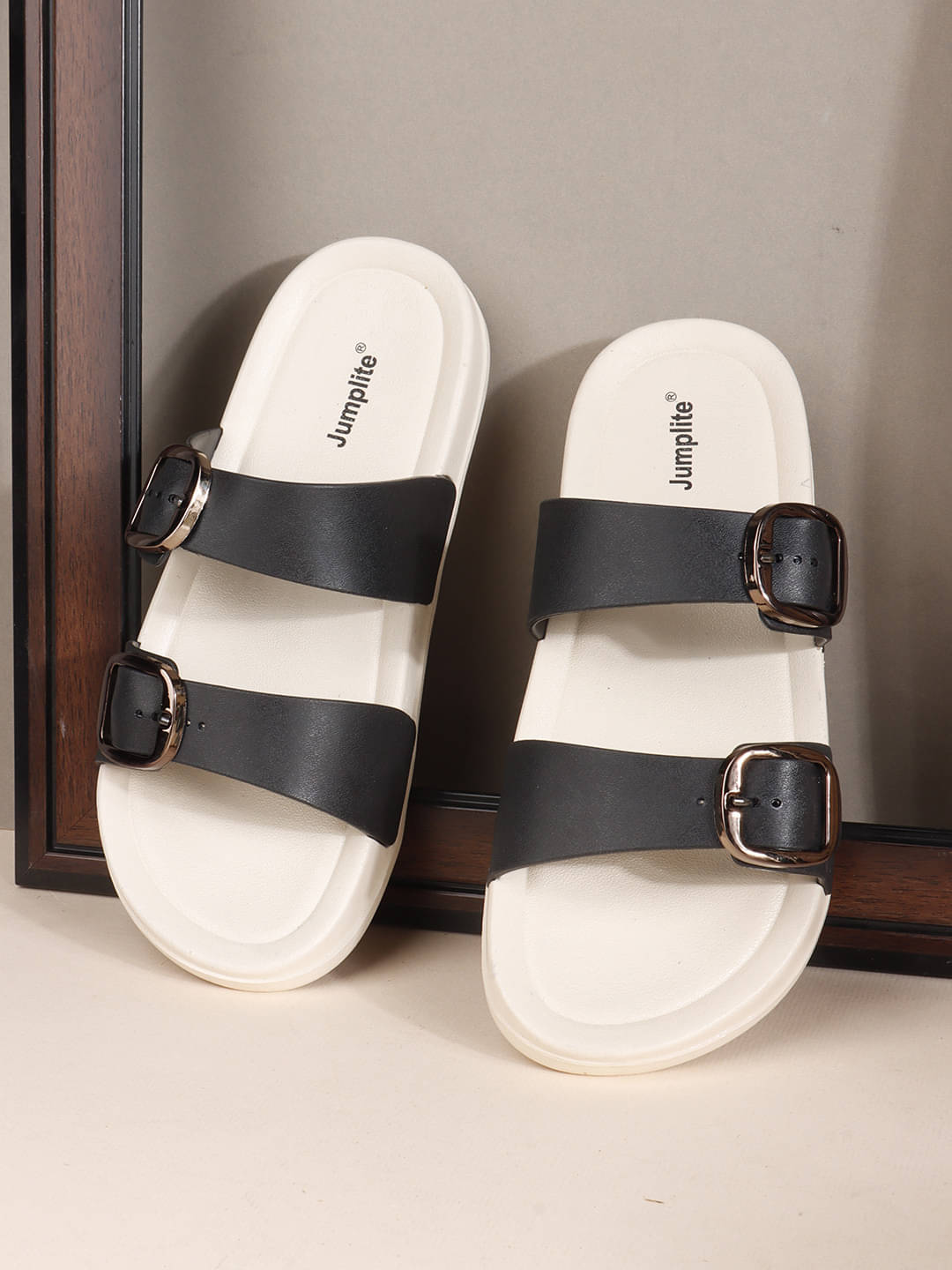     			JUMPLITE Black Women's Slipper