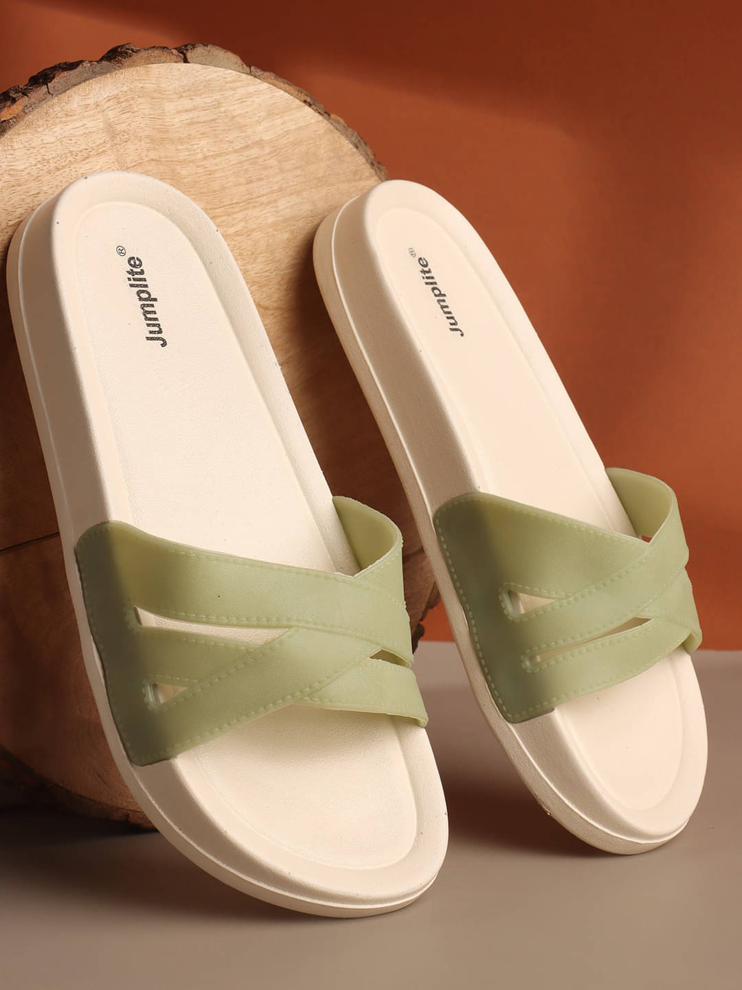     			JUMPLITE Green Women's Slipper