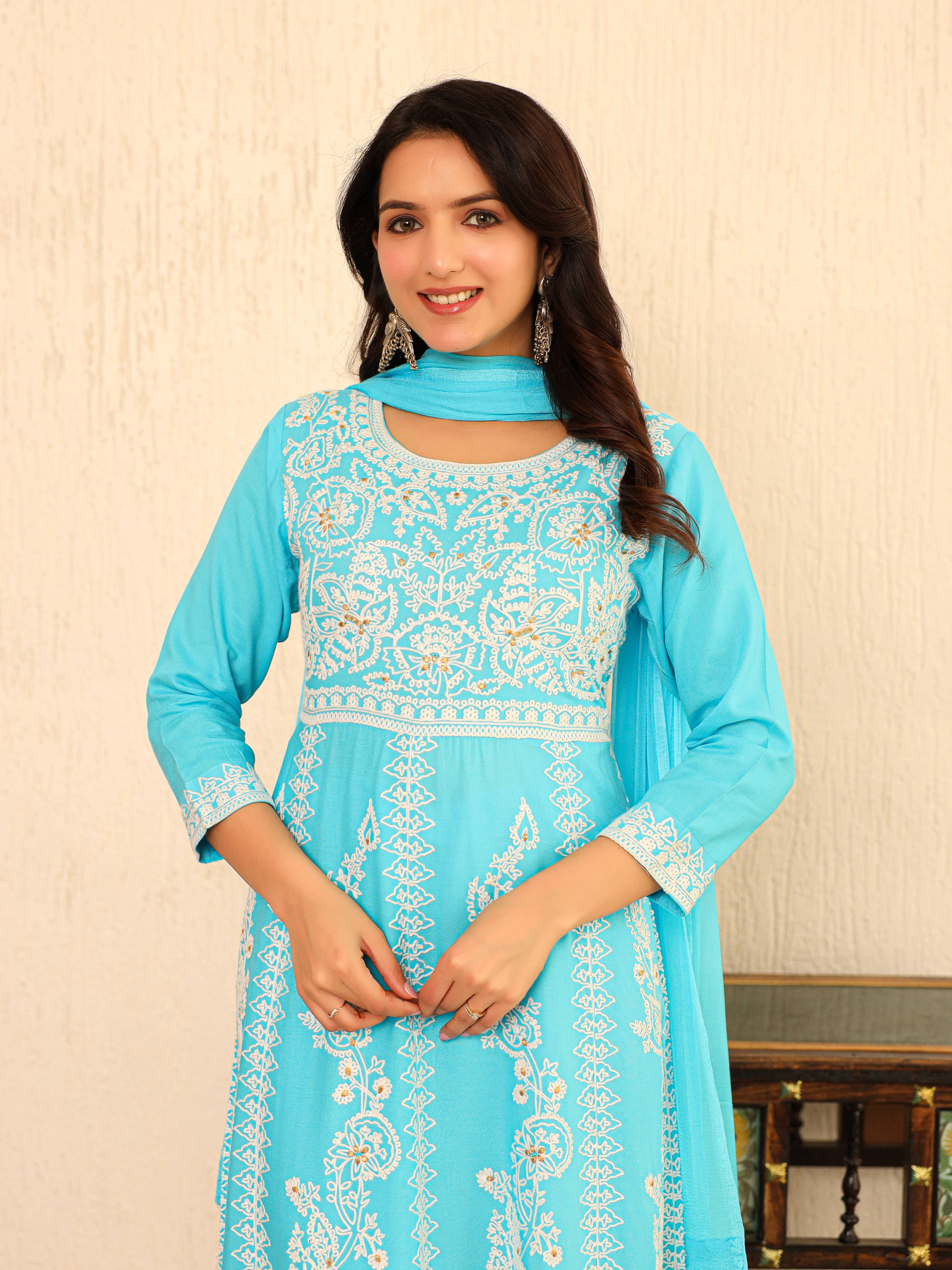     			AMIRA'S INDIA ETHNIC WEAR Women Rayon Embroidered Anarkali Kurti With Pants ( Blue )
