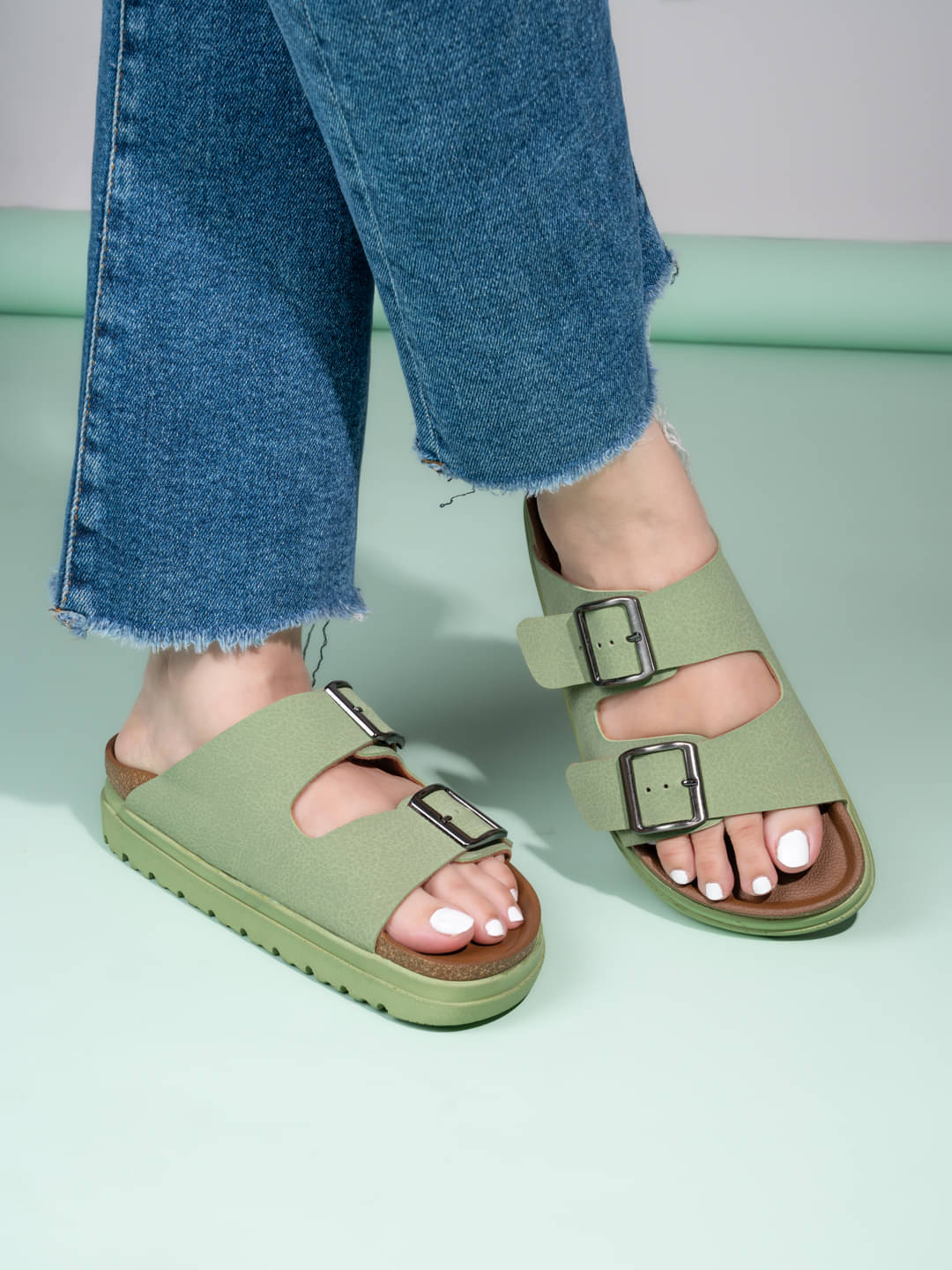     			Fentacia Green Women's Flats