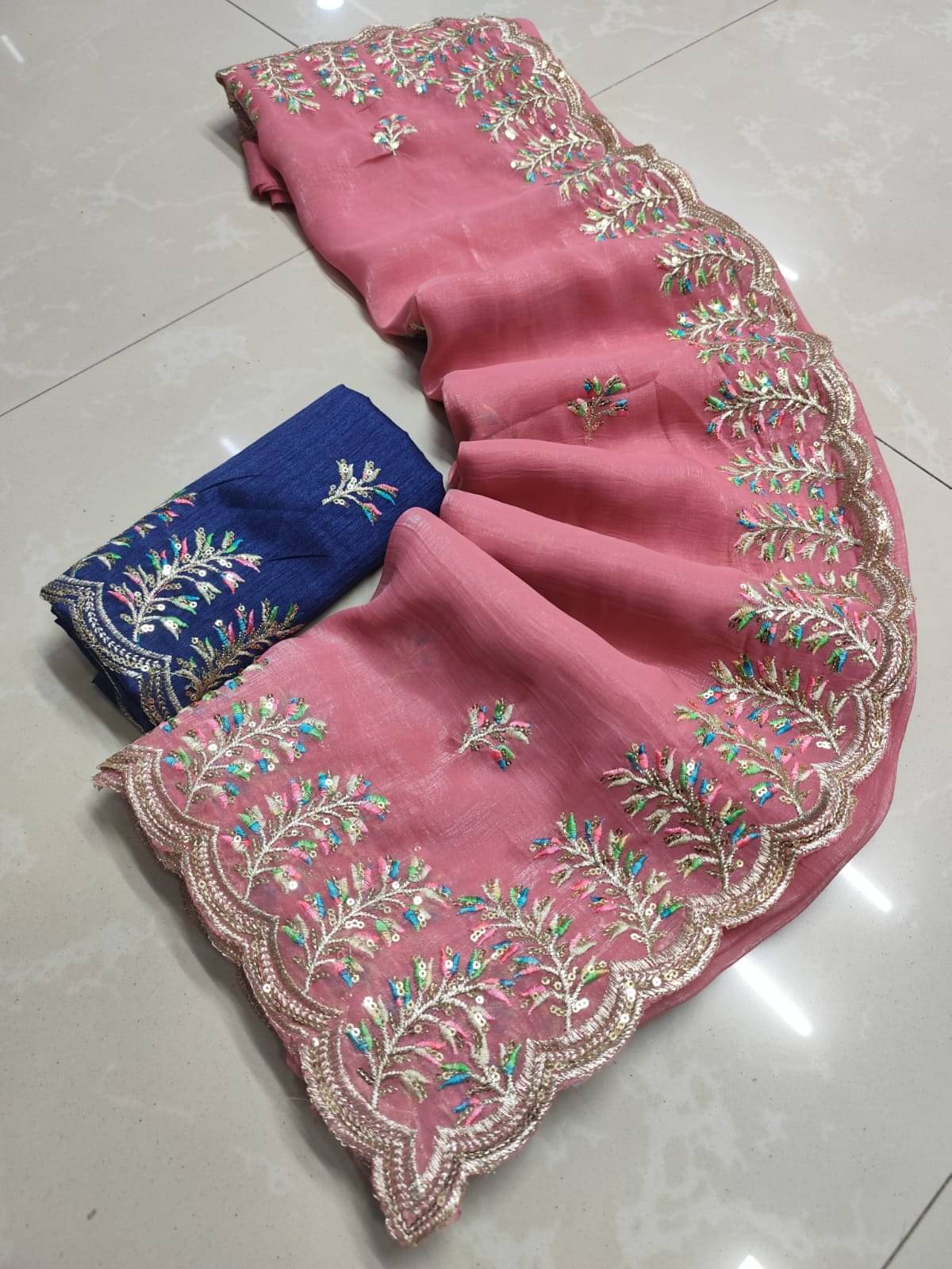     			Avenue Creation Chiffon Embroidered Regular Saree With Unstitched Blouse Piece ( Peach )