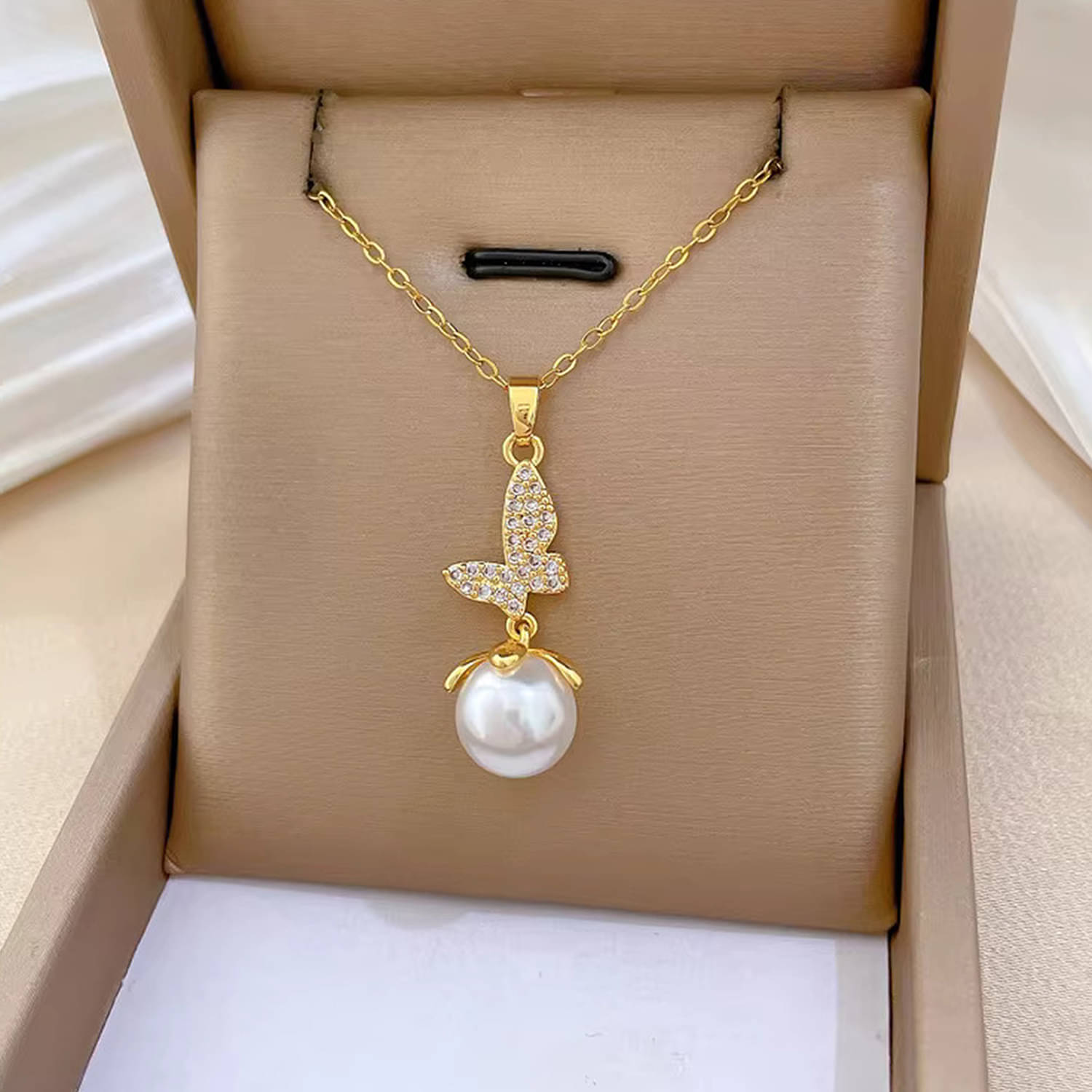    			Buetie Golden Pendant ( Pack of 1 )