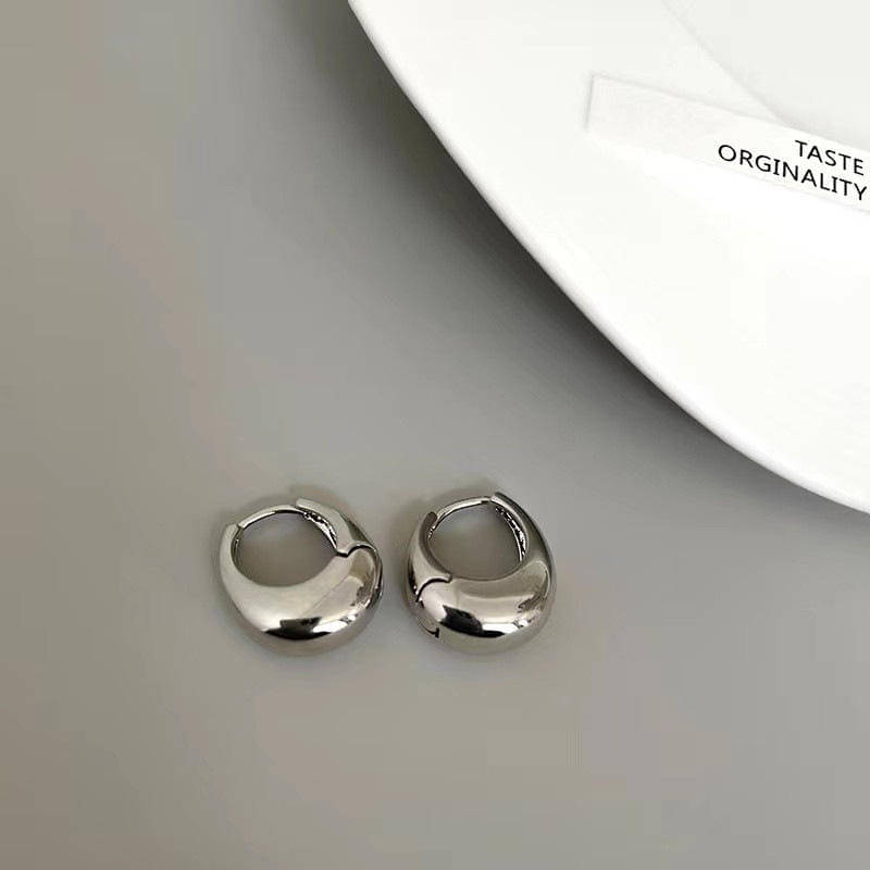     			Buetie Silver Drop Earrings ( Pack of 1 )