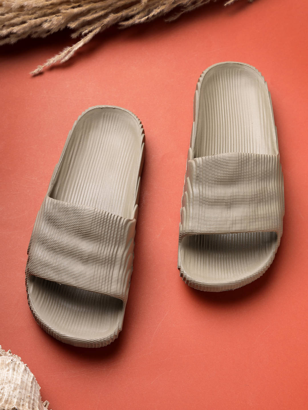     			Dewk Berries Beige Men's Slide Flip Flop