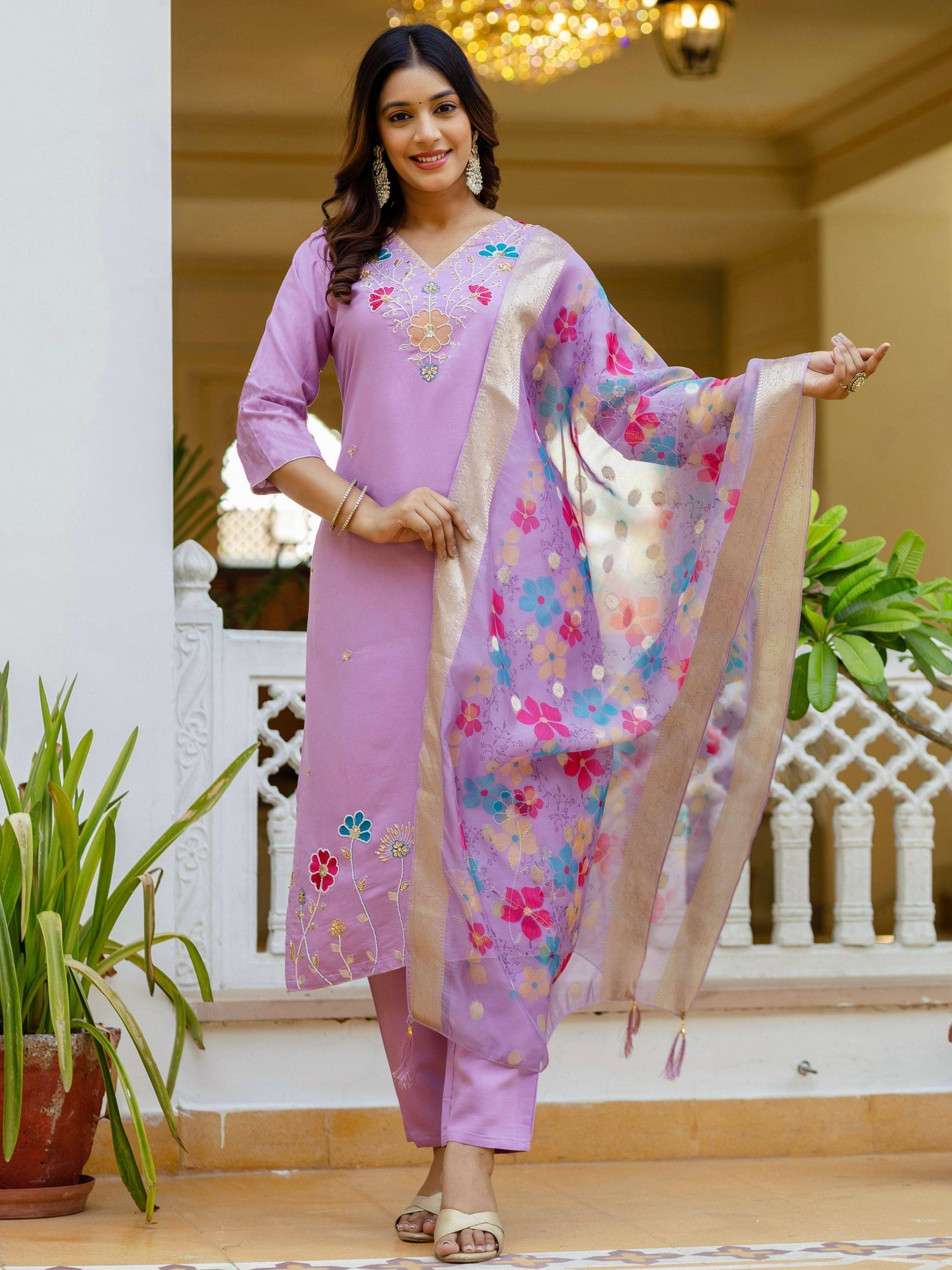     			Eeloo Women Viscose Embroidered Straight Kurti With Pants ( Lavender )