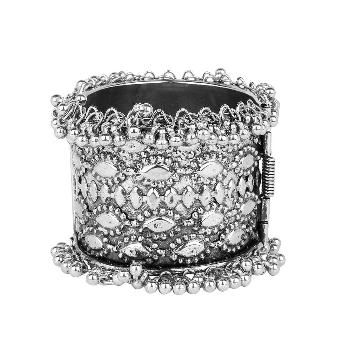     			Medbuddy Silver Bangle ( Pack of 1 )