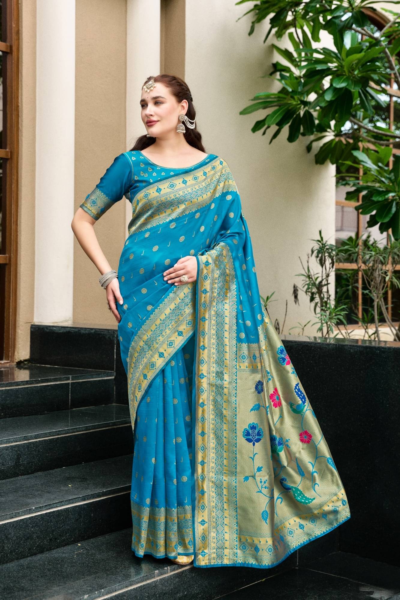     			PANZORA Cotton Blend Solid Regular Saree With Unstitched Blouse Piece ( Blue )