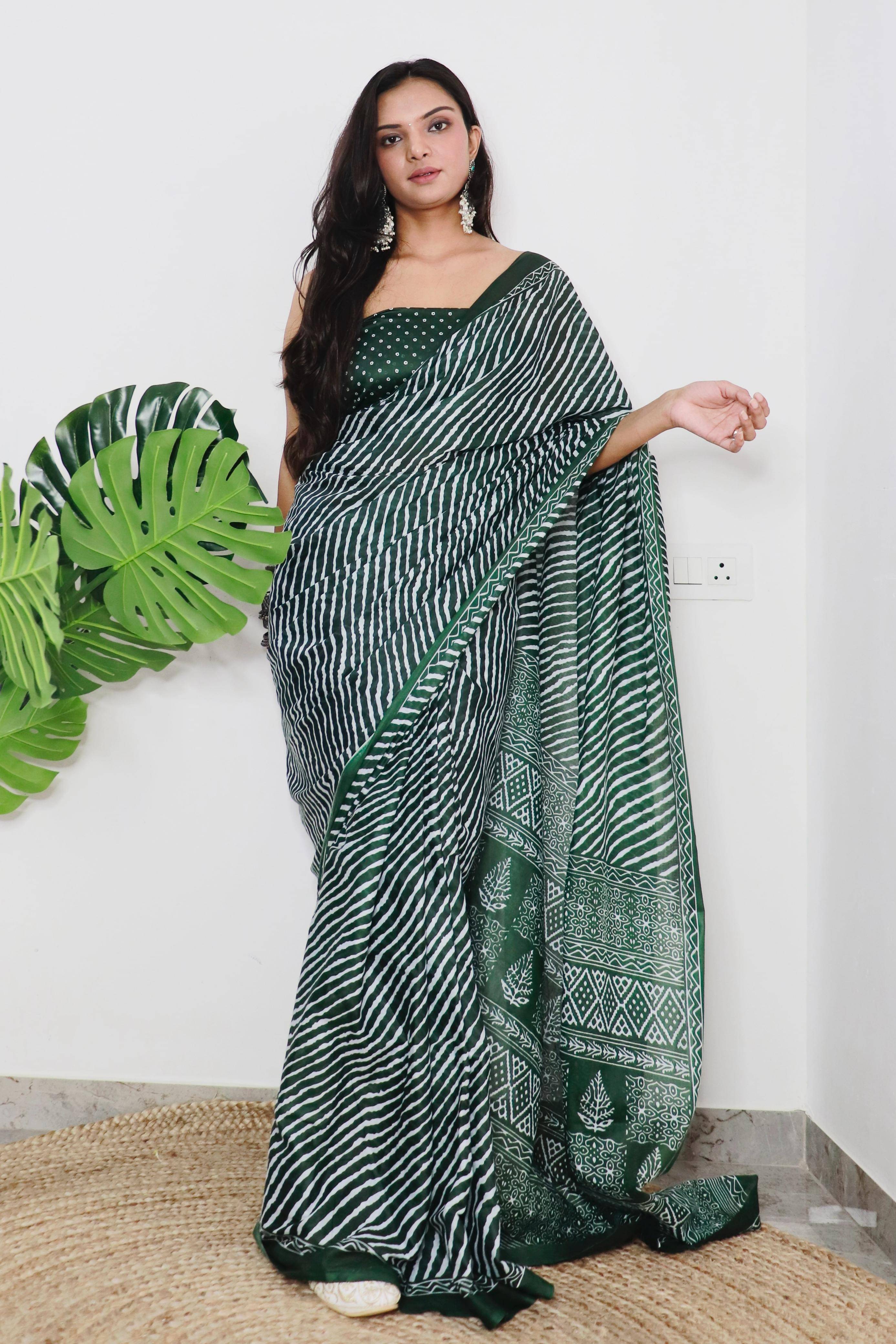 PANZORA Cotton Blend Solid Regular Saree With Unstitched Blouse Piece ( Green ) PANZORA Cotton Blend Solid Regular Saree With Unstitched Blouse Piece ( Green )