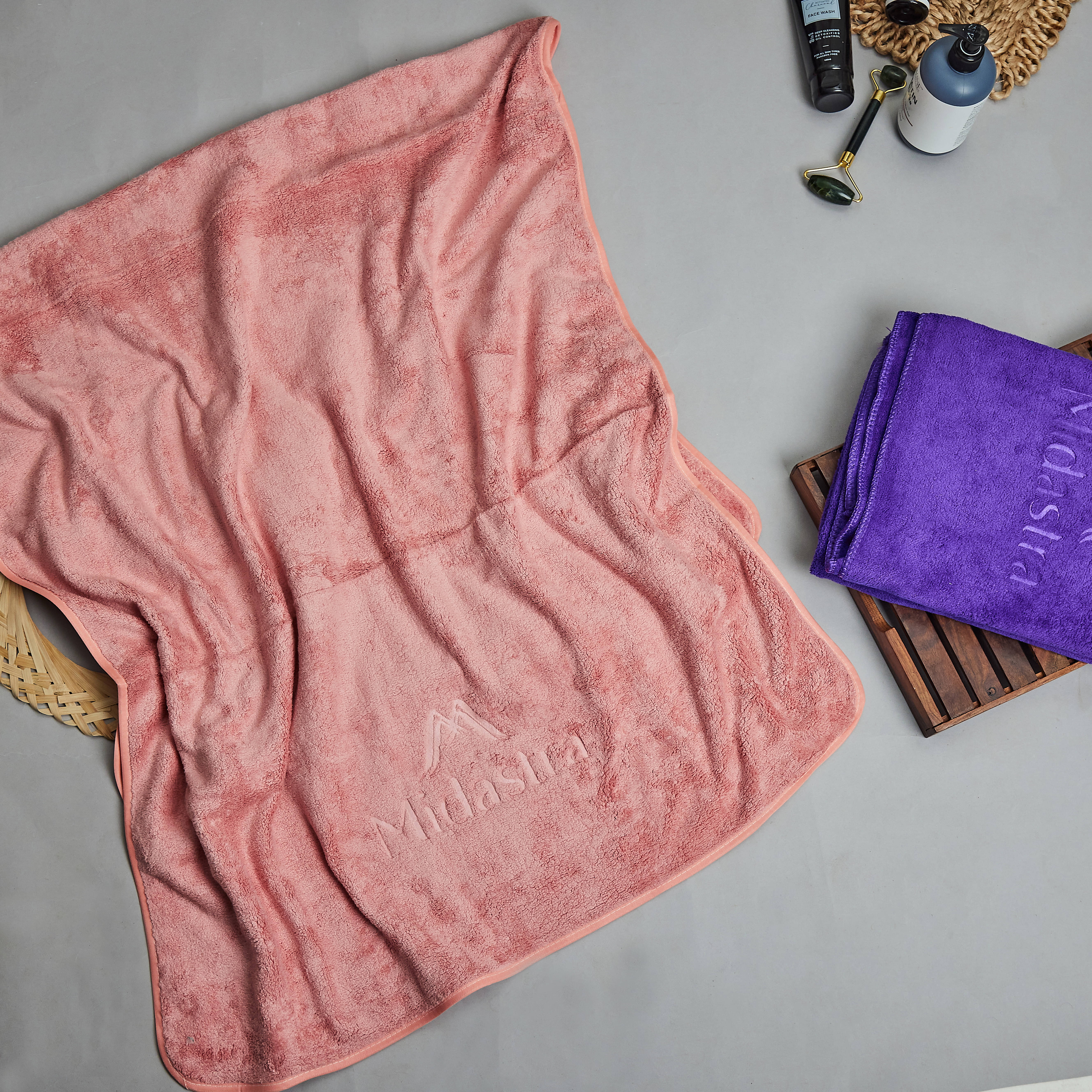     			Piera Pack of 1 Microfibre 400 -GSM Bath Towel ( Peach )