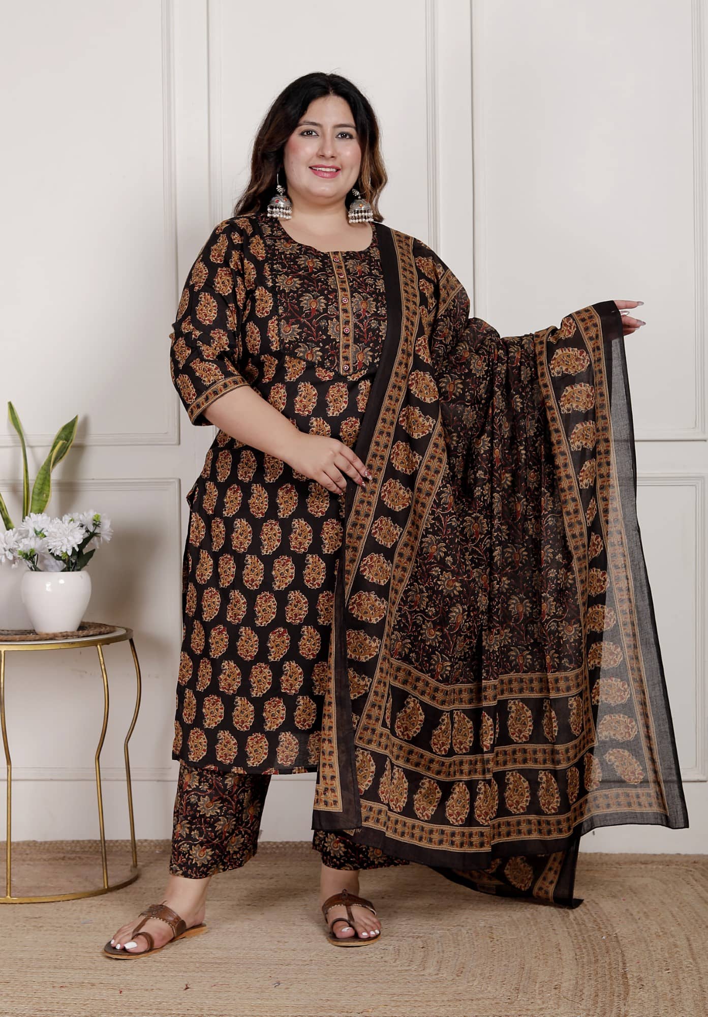 Swasti Women Cotton Printed Straight Kurti With Pants ( Black )