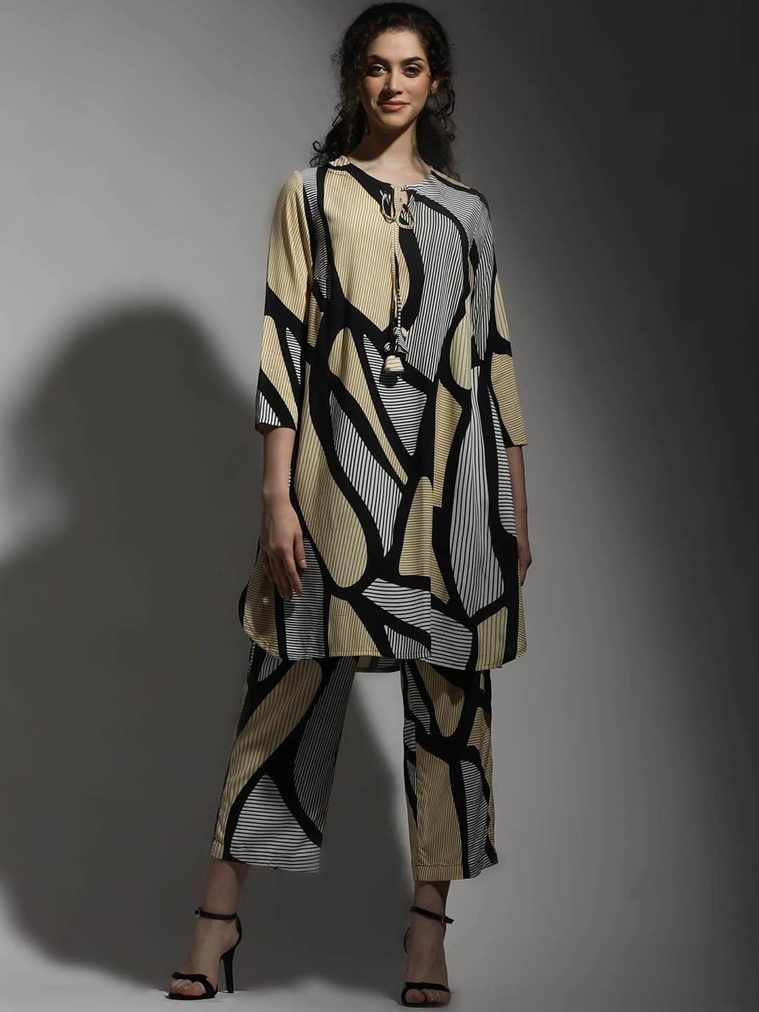 THE PRIVATE LABLE Women Printed Tunic With Trousers Co-Ord Set ( Brown )