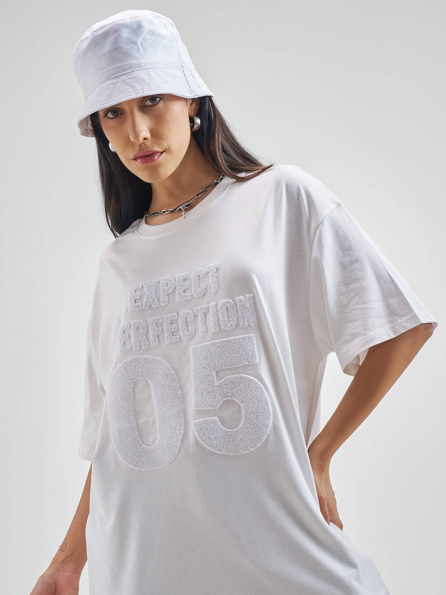     			Tokyo Talkies Women Cotton Blend Self Design Oversized Fit Round Neck T-Shirt ( White )